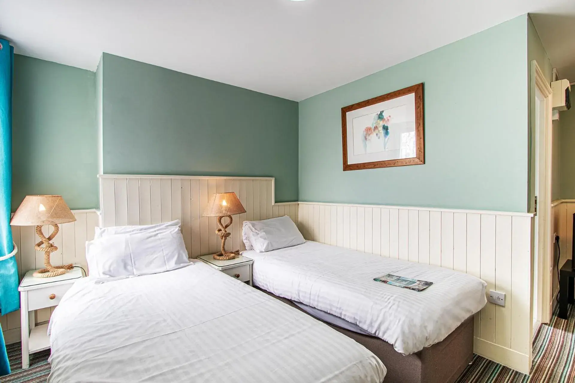 Standard Twin Room in The Clarendon Hotel Standard Twin Room in The Clarendon Hotel