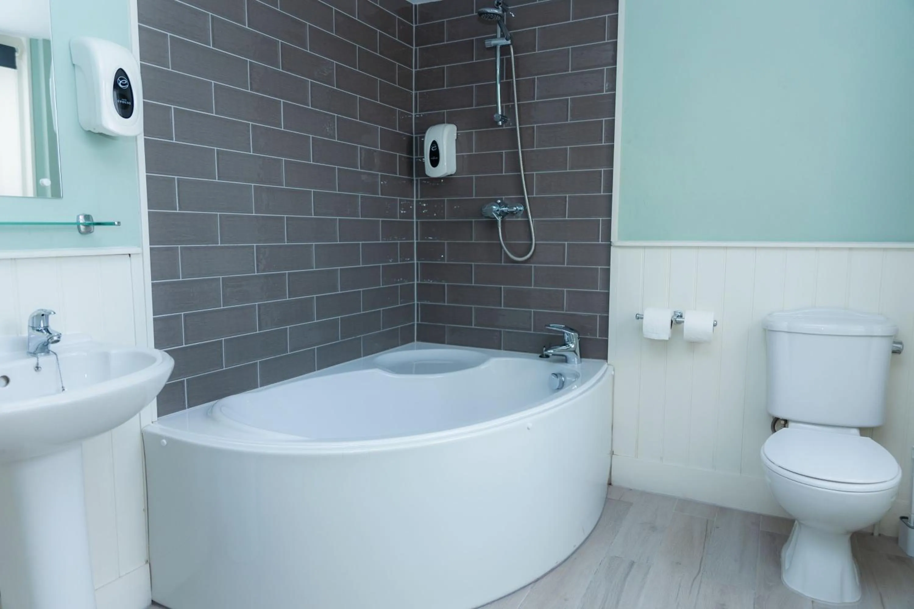 Bathroom in The Clarendon Hotel