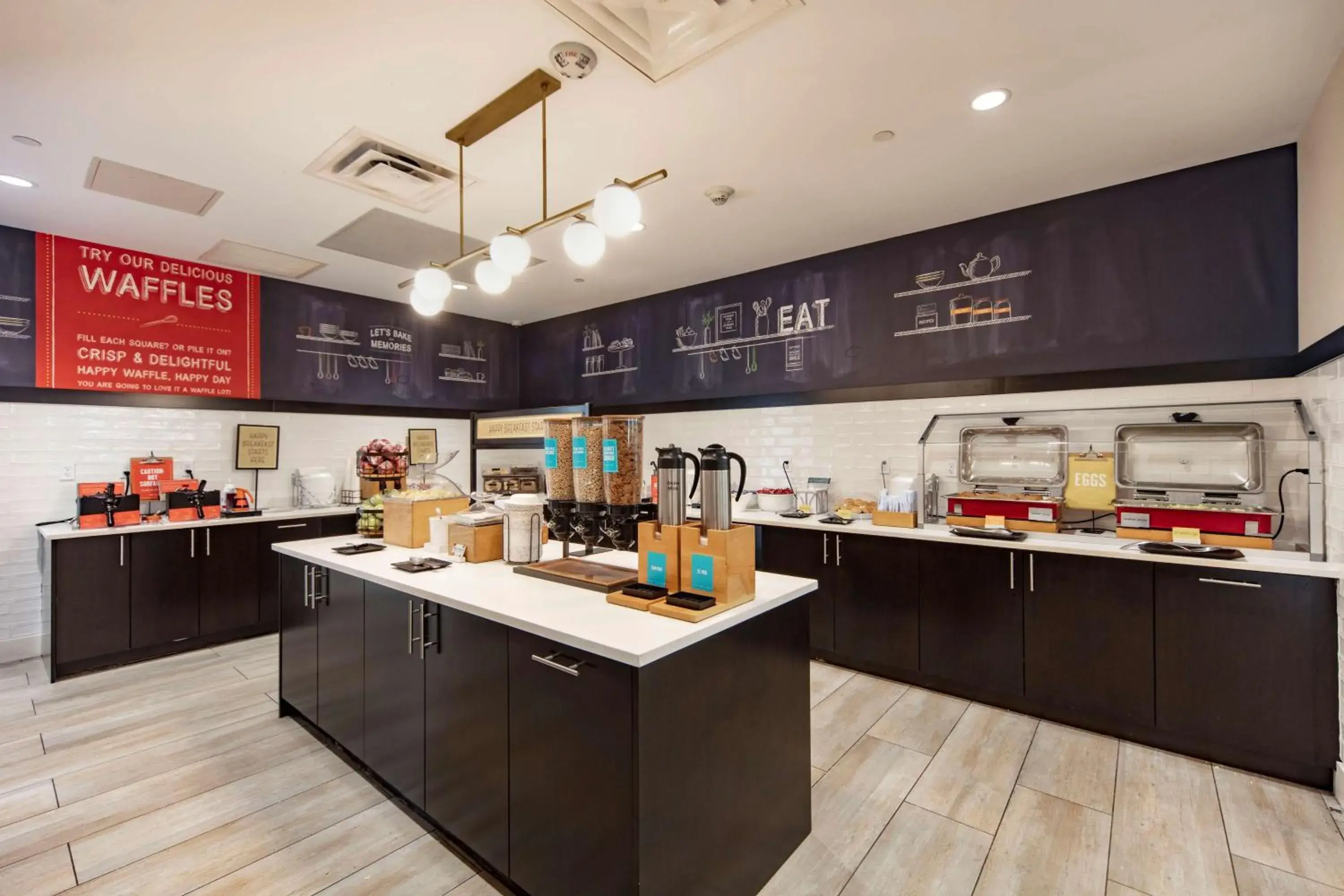 Breakfast in Hampton Inn & Suites Miami Airport South/Blue Lagoon Breakfast in Hampton Inn & Suites Miami Airport South/Blue Lagoon