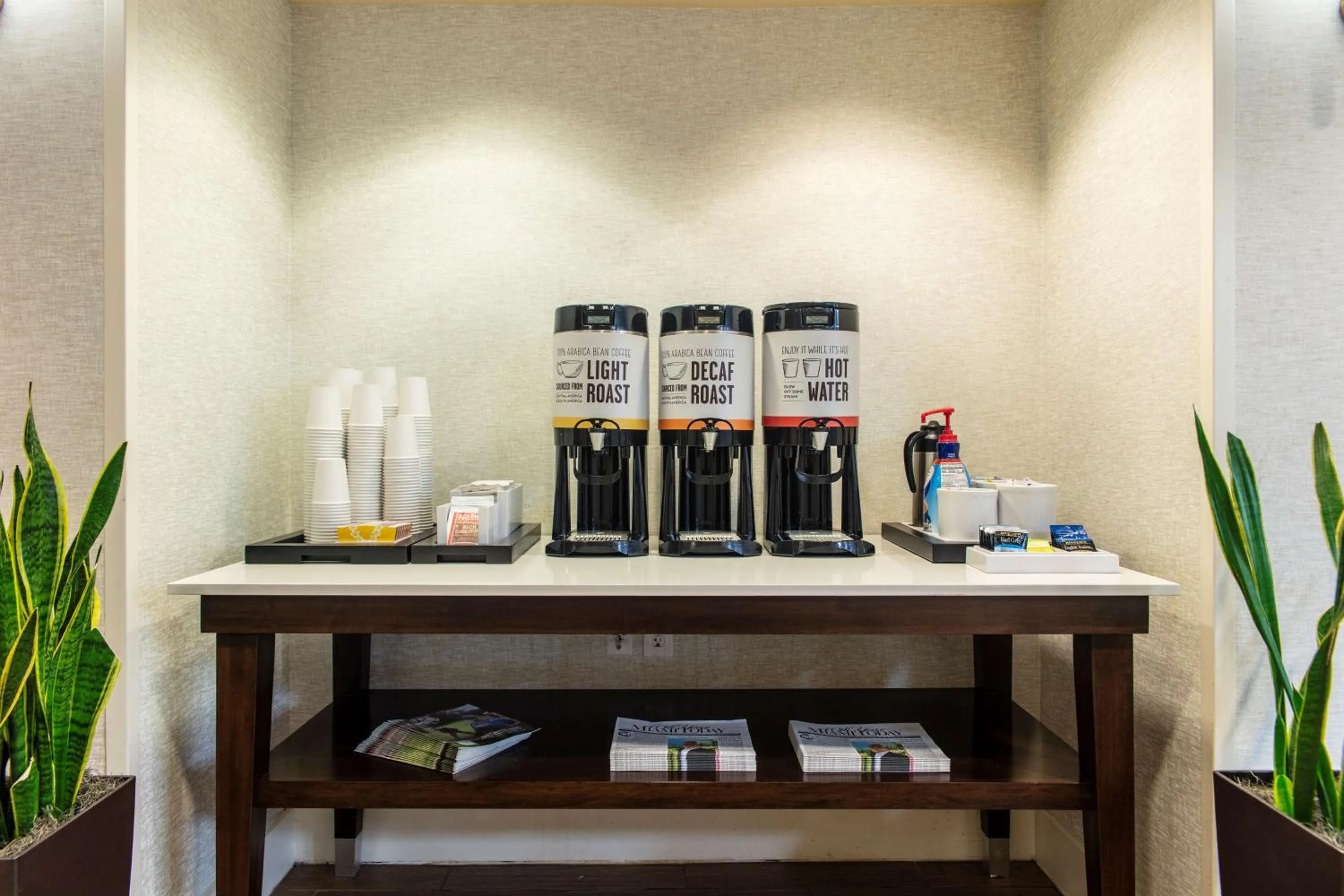 Dining area in Hampton Inn & Suites Miami Airport South/Blue Lagoon