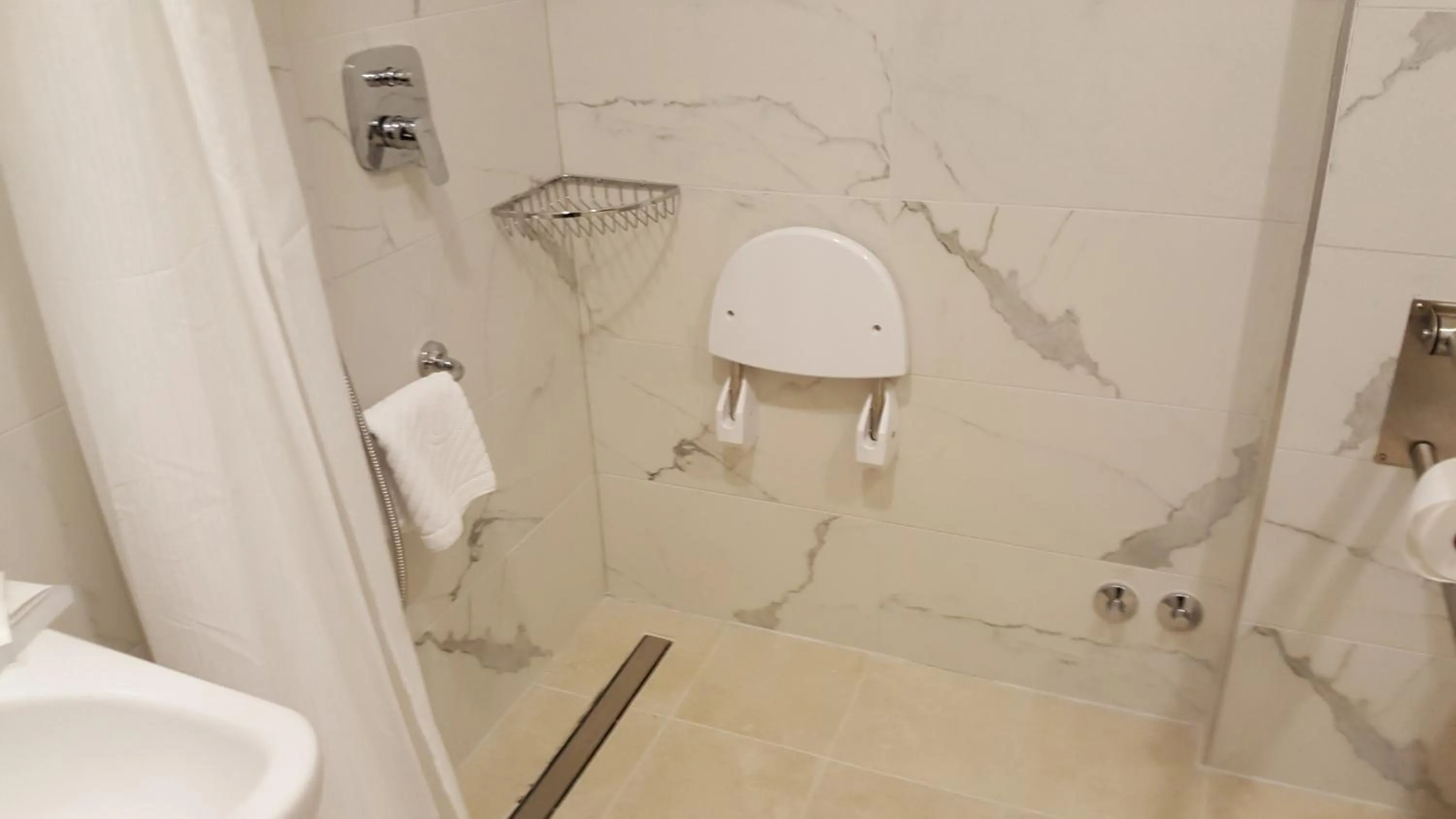 Bathroom in Boutique Hotel Esplanade