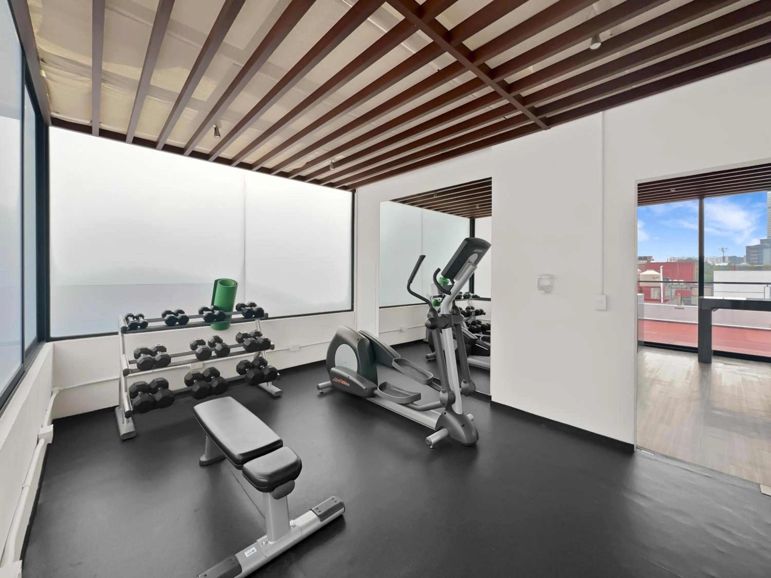 Fitness centre/facilities in Armonik Suites By Casanevo
