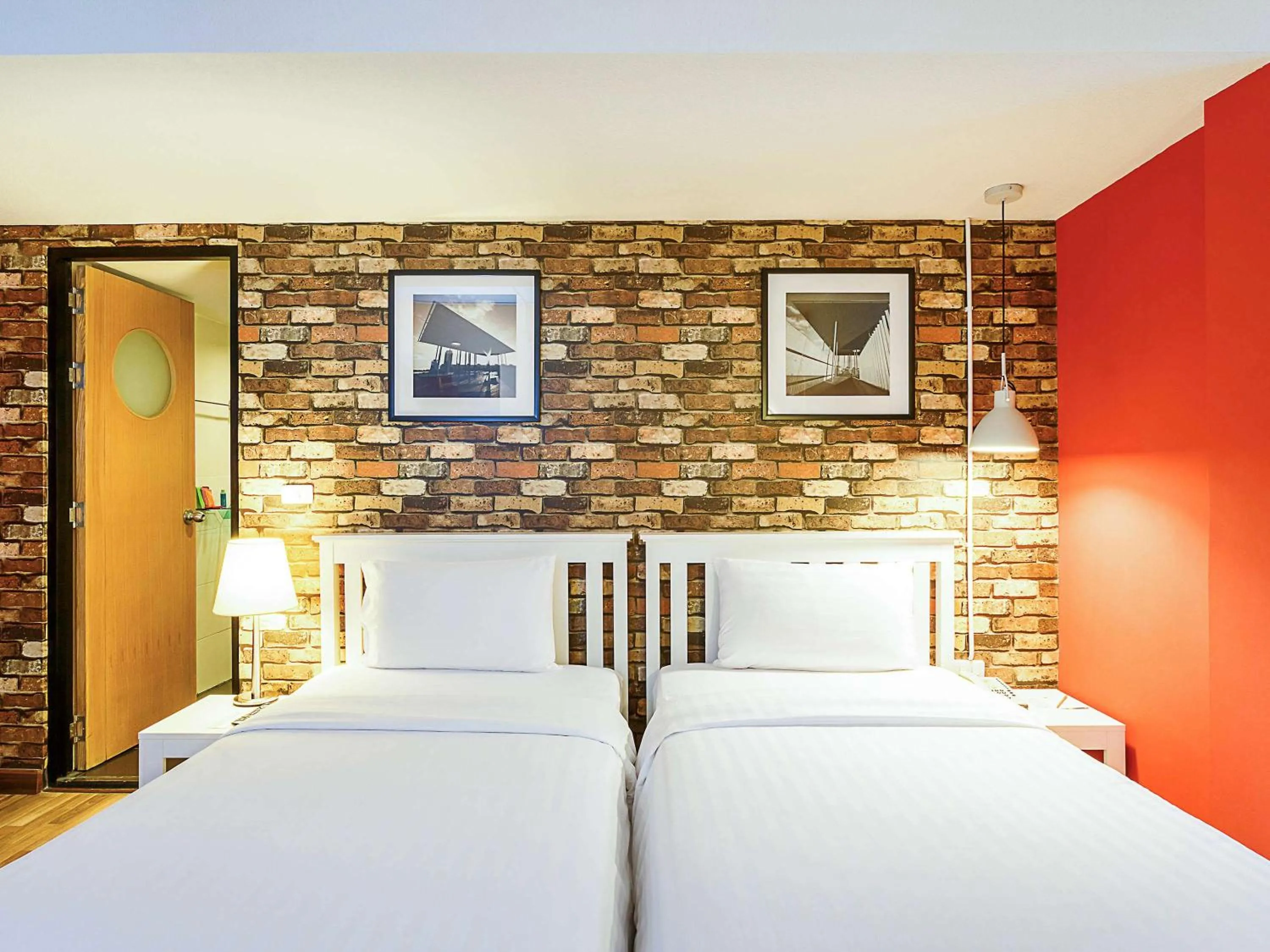 Standard Twin Room in ibis Styles Chiang Mai