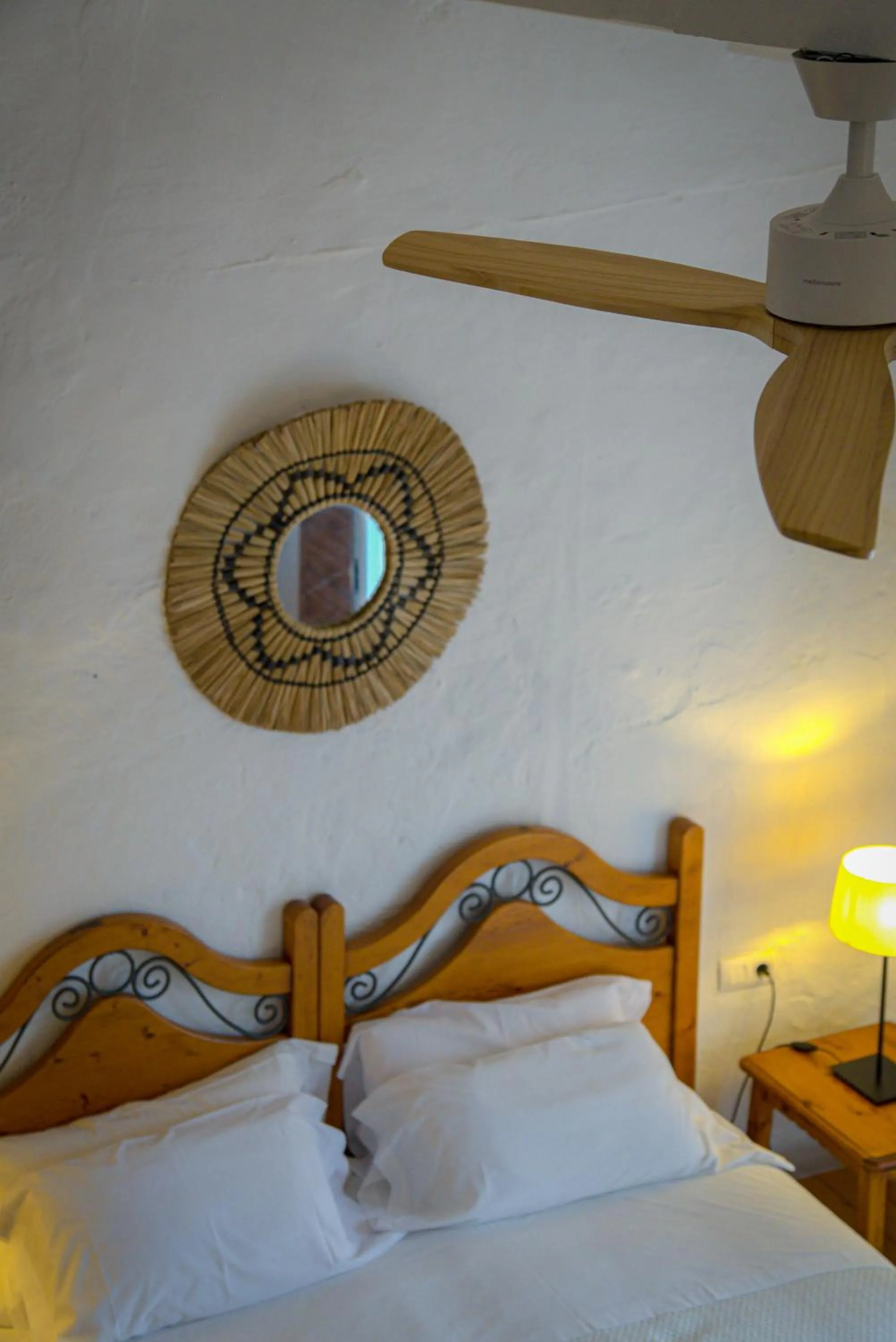 Bed in Agroturismo Binissafullet Vell