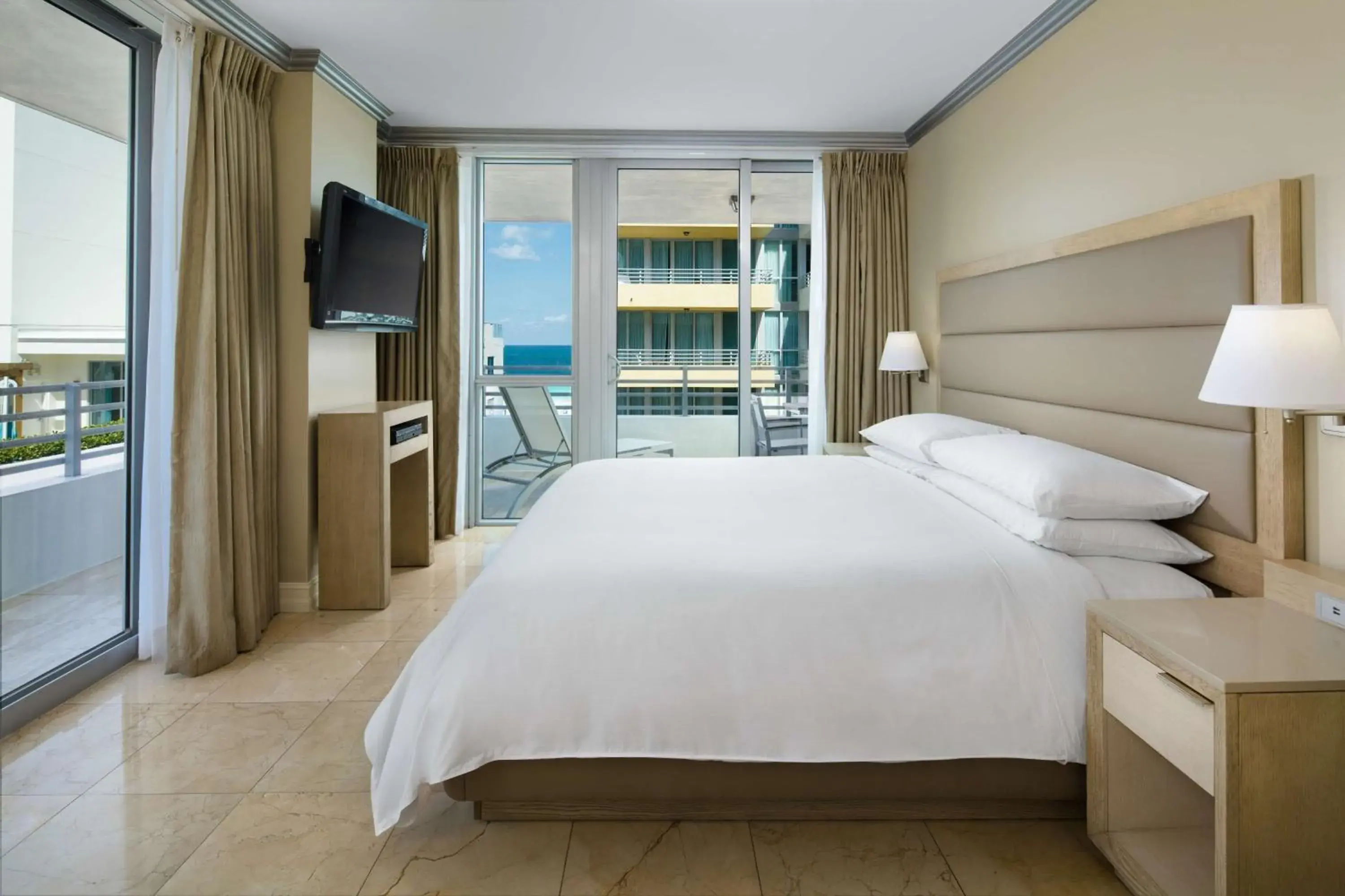 King Suite Mobility Access in Hilton Bentley Miami South Beach King Suite Mobility Access in Hilton Bentley Miami South Beach