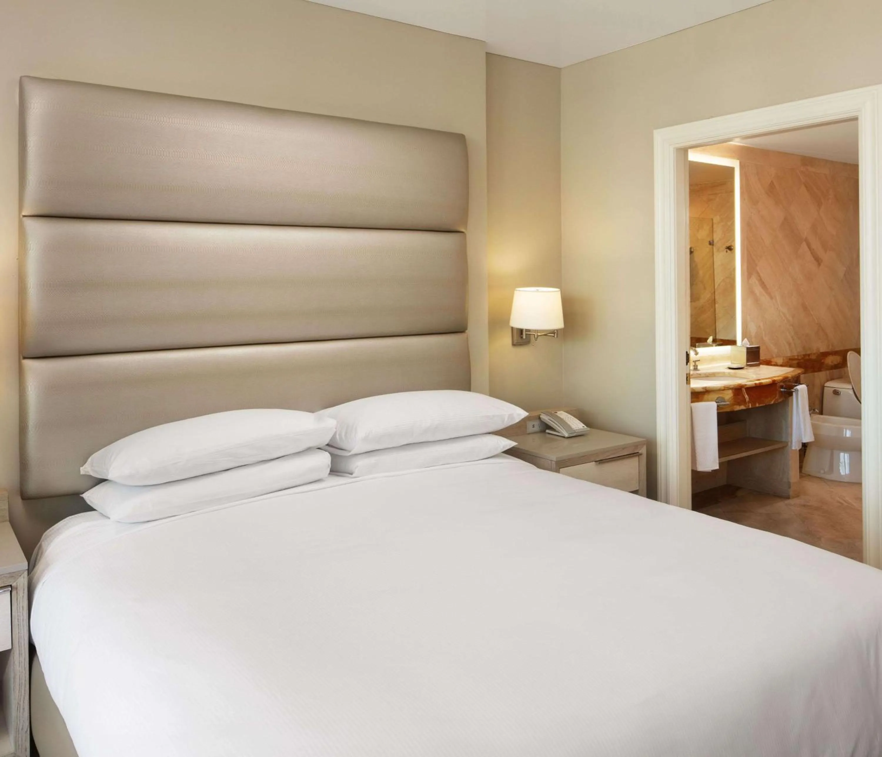 Bed in Hilton Bentley Miami South Beach