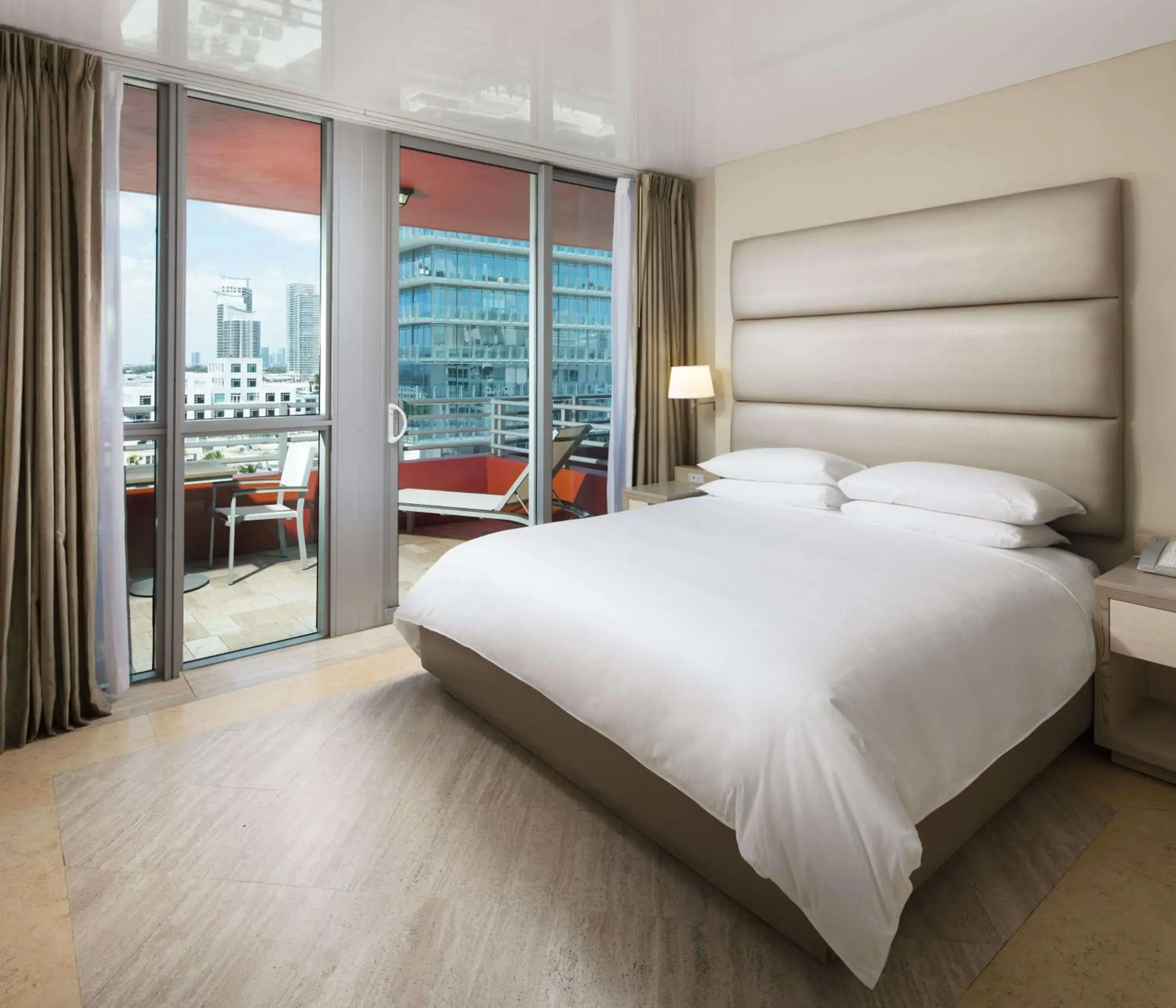 King Room Mobility Access - City View in Hilton Bentley Miami South Beach King Room Mobility Access - City View in Hilton Bentley Miami South Beach