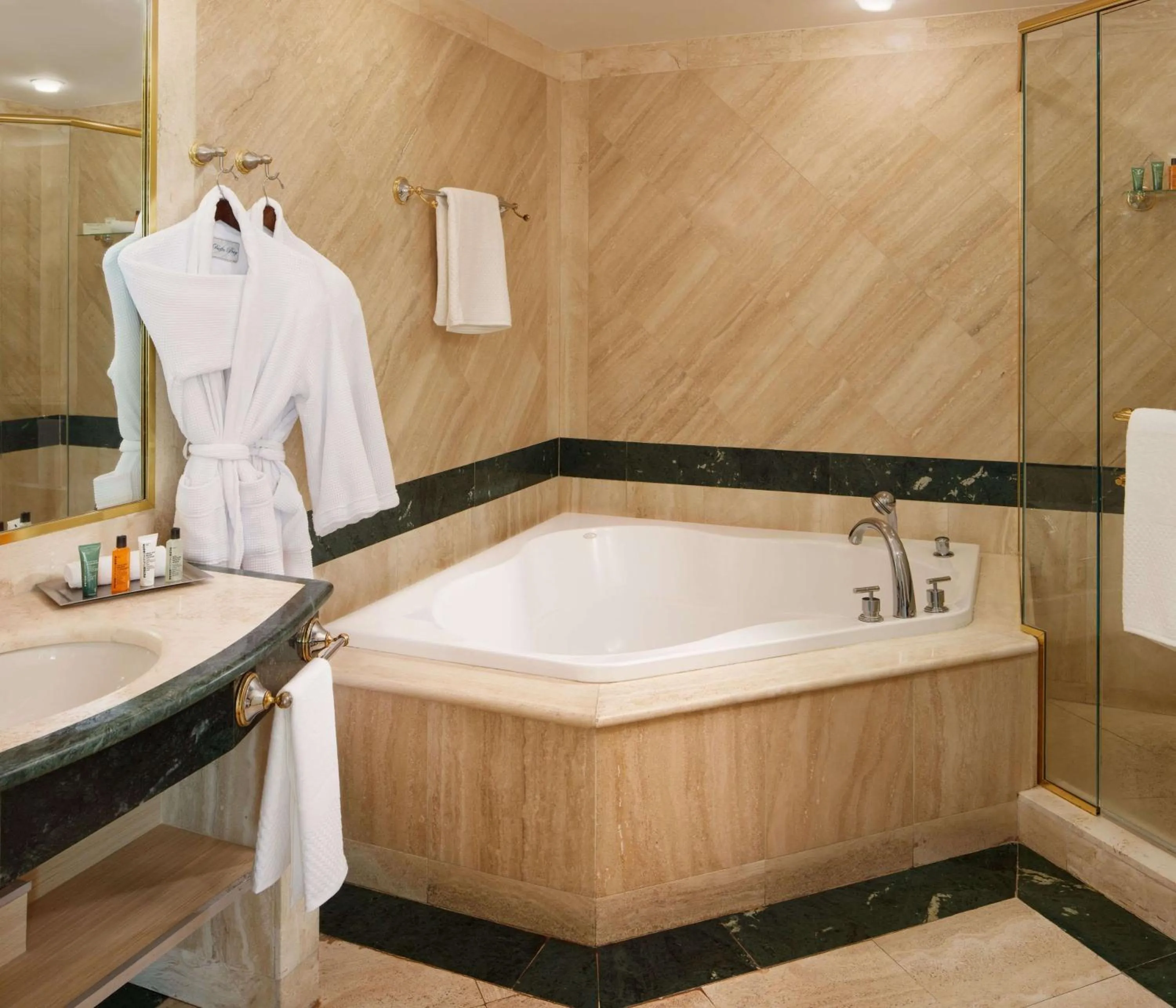 Bathroom in Hilton Bentley Miami South Beach