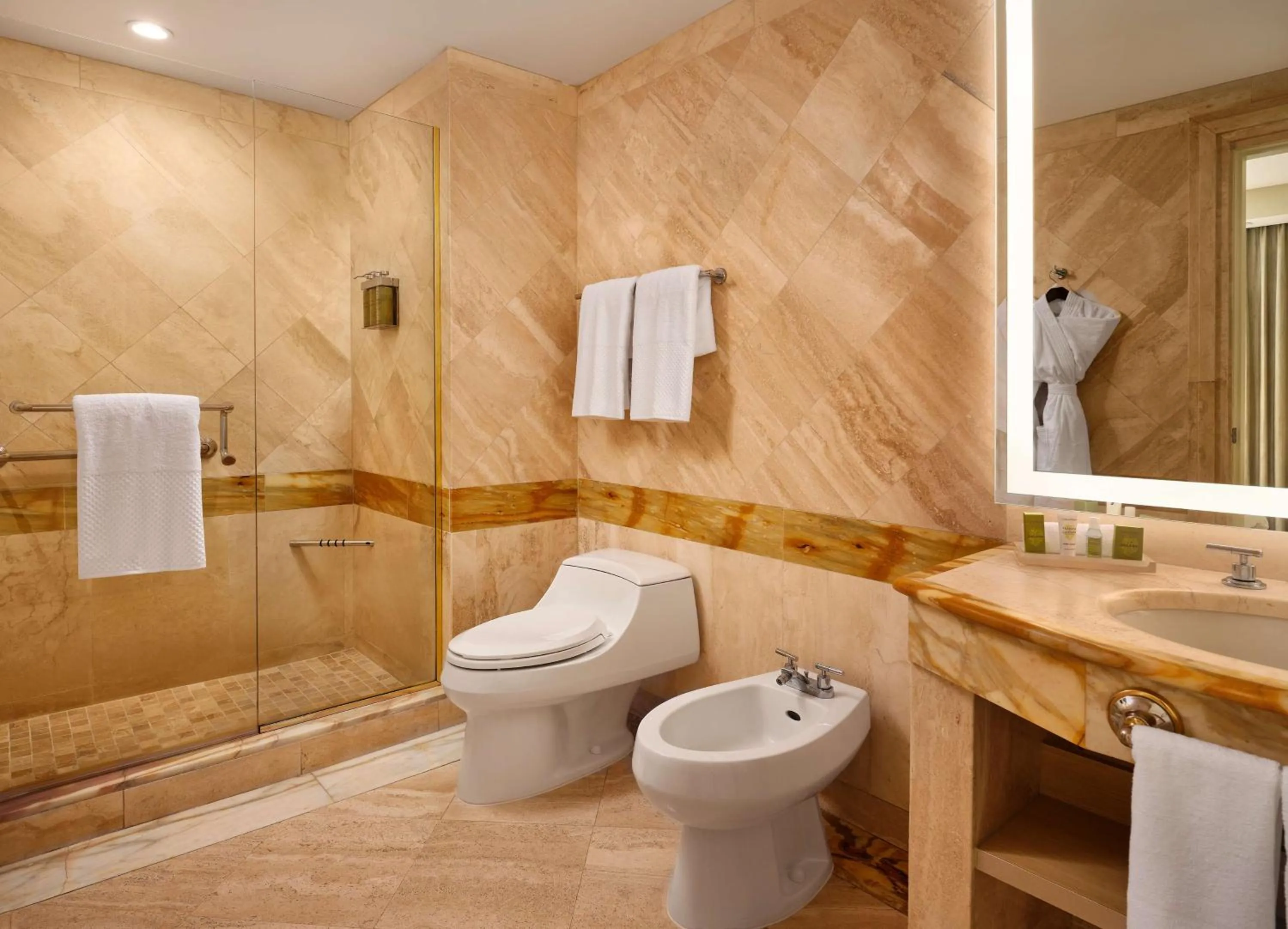 Bathroom in Hilton Bentley Miami South Beach