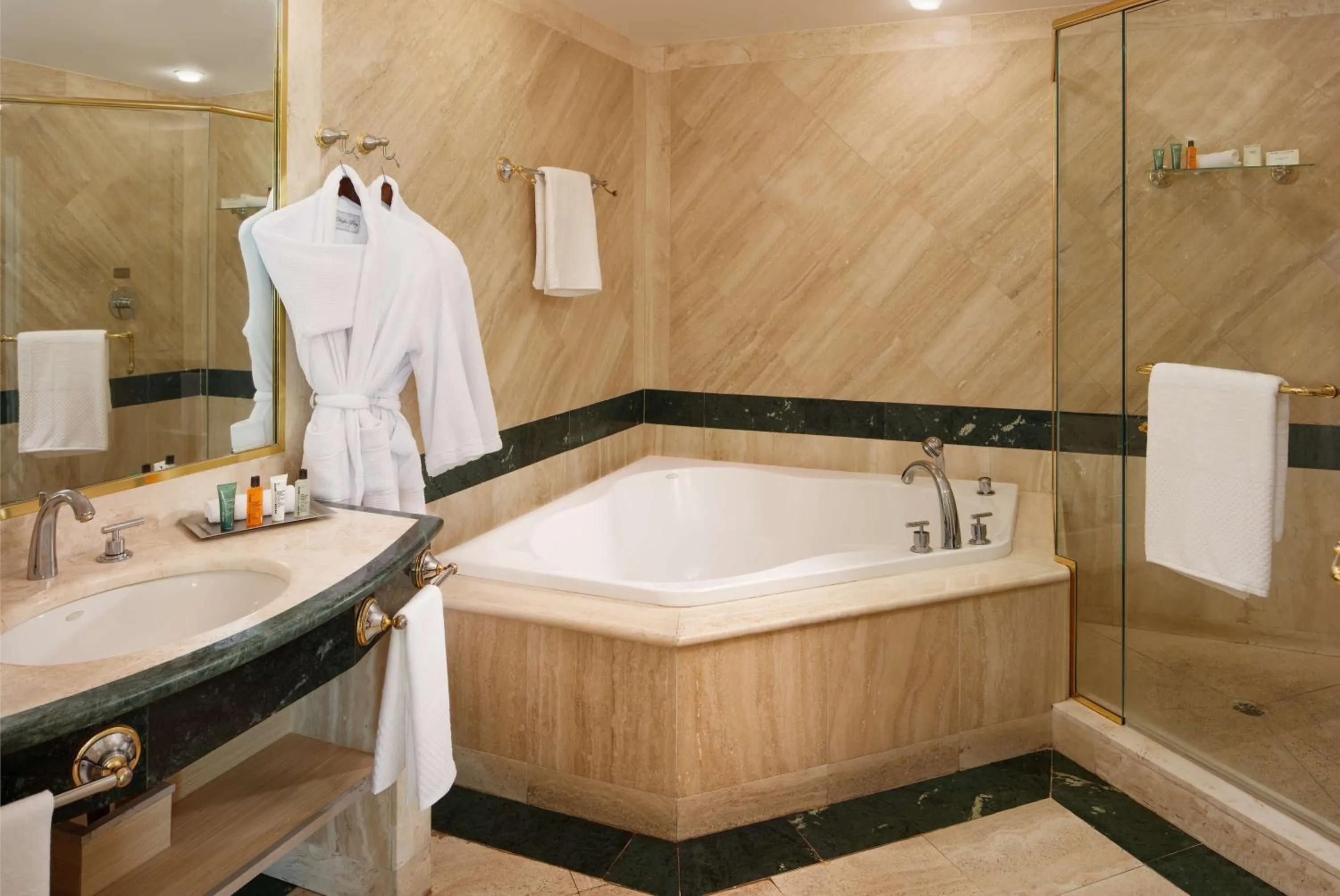 Bathroom in Hilton Bentley Miami South Beach