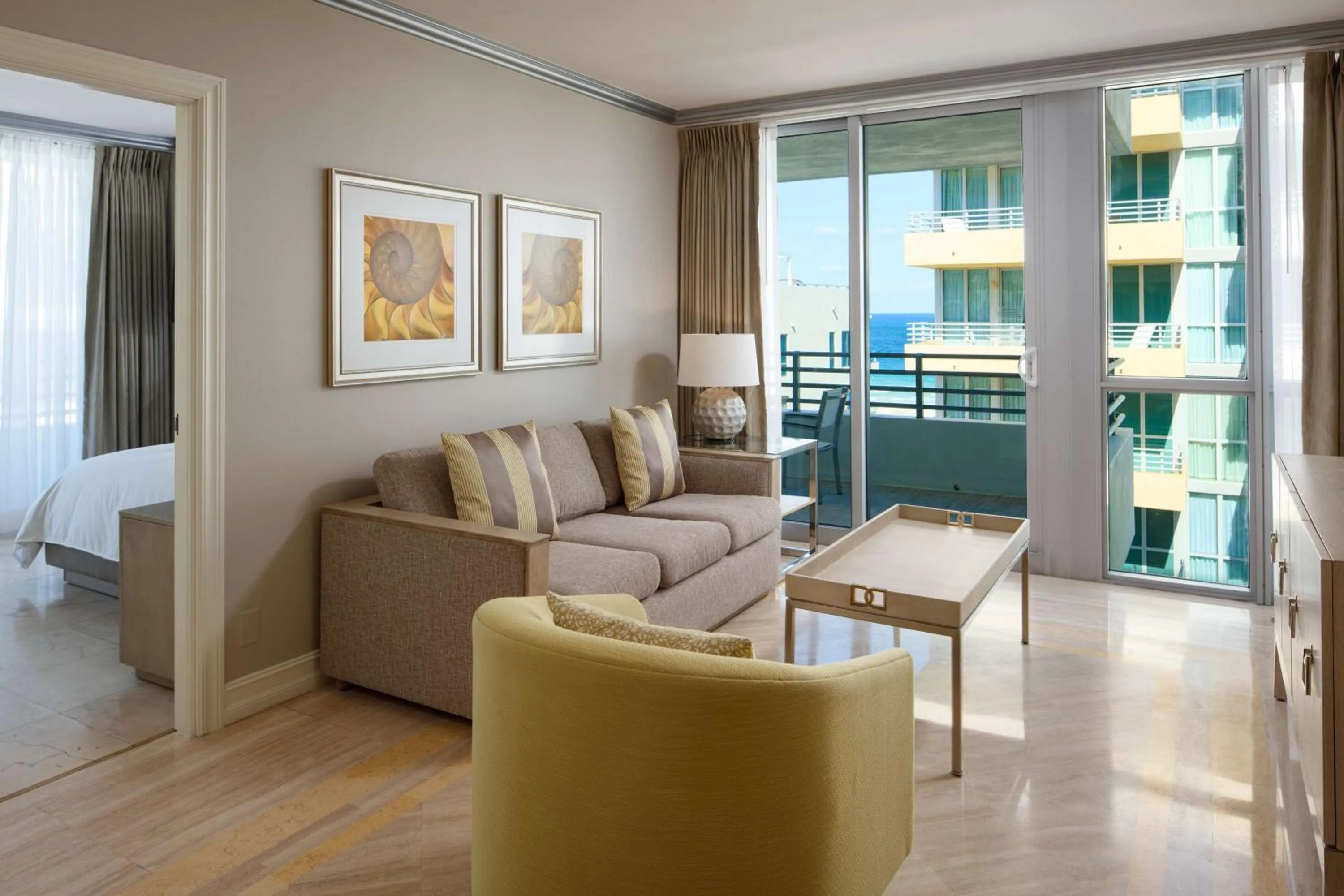 Living room in Hilton Bentley Miami South Beach