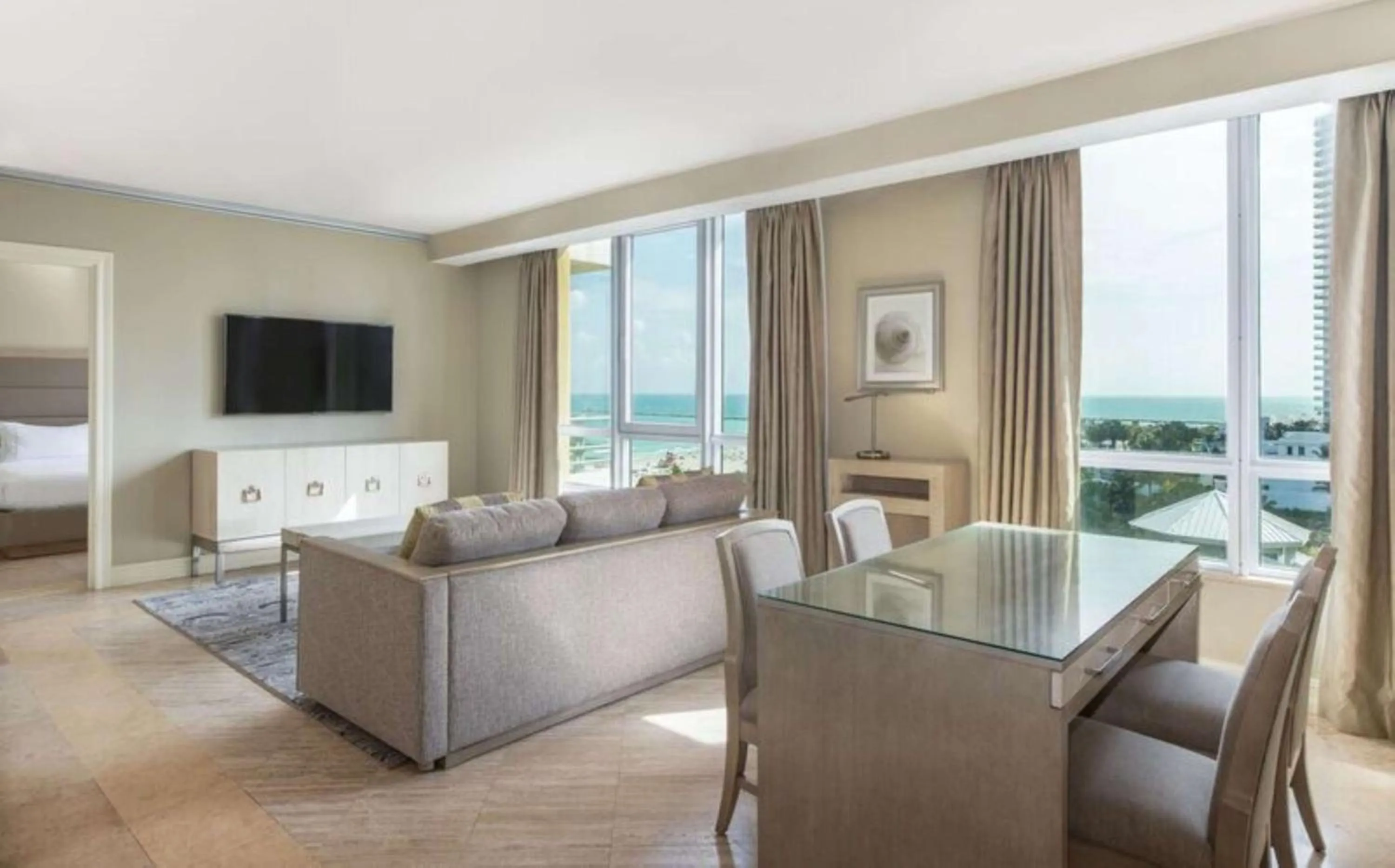 Living room in Hilton Bentley Miami South Beach