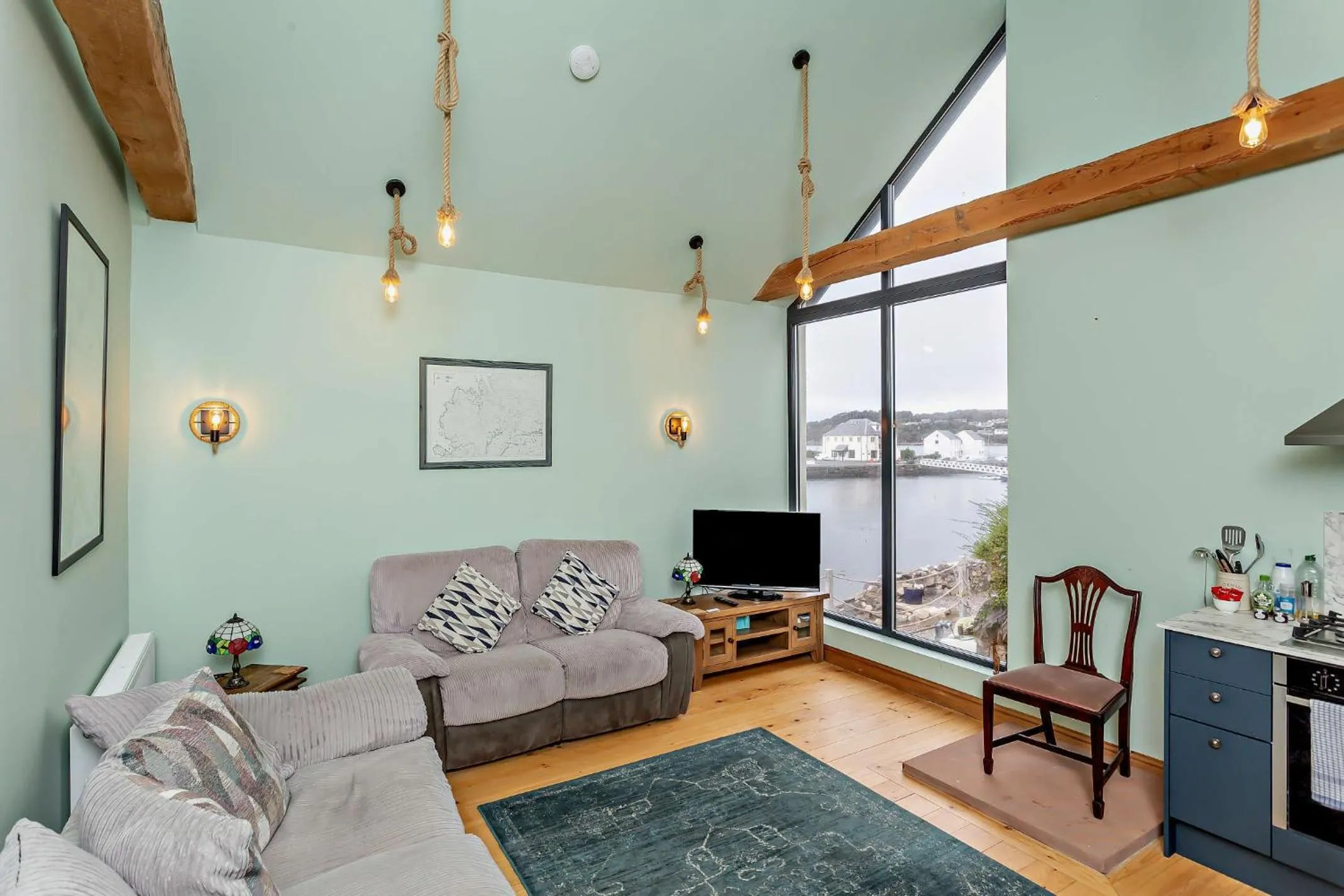 Living room in Hillside