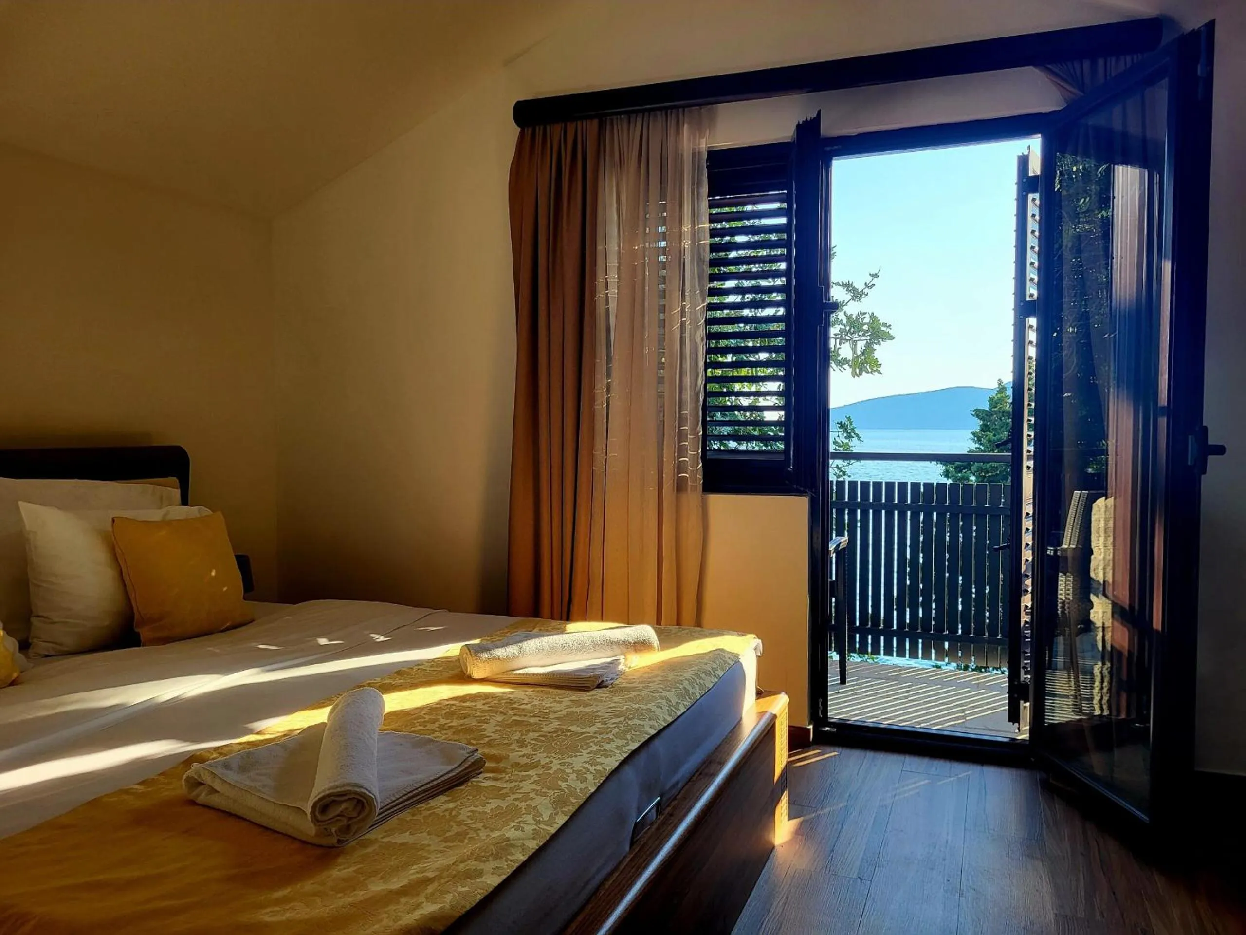 Bedroom in Forte Rose Hotel