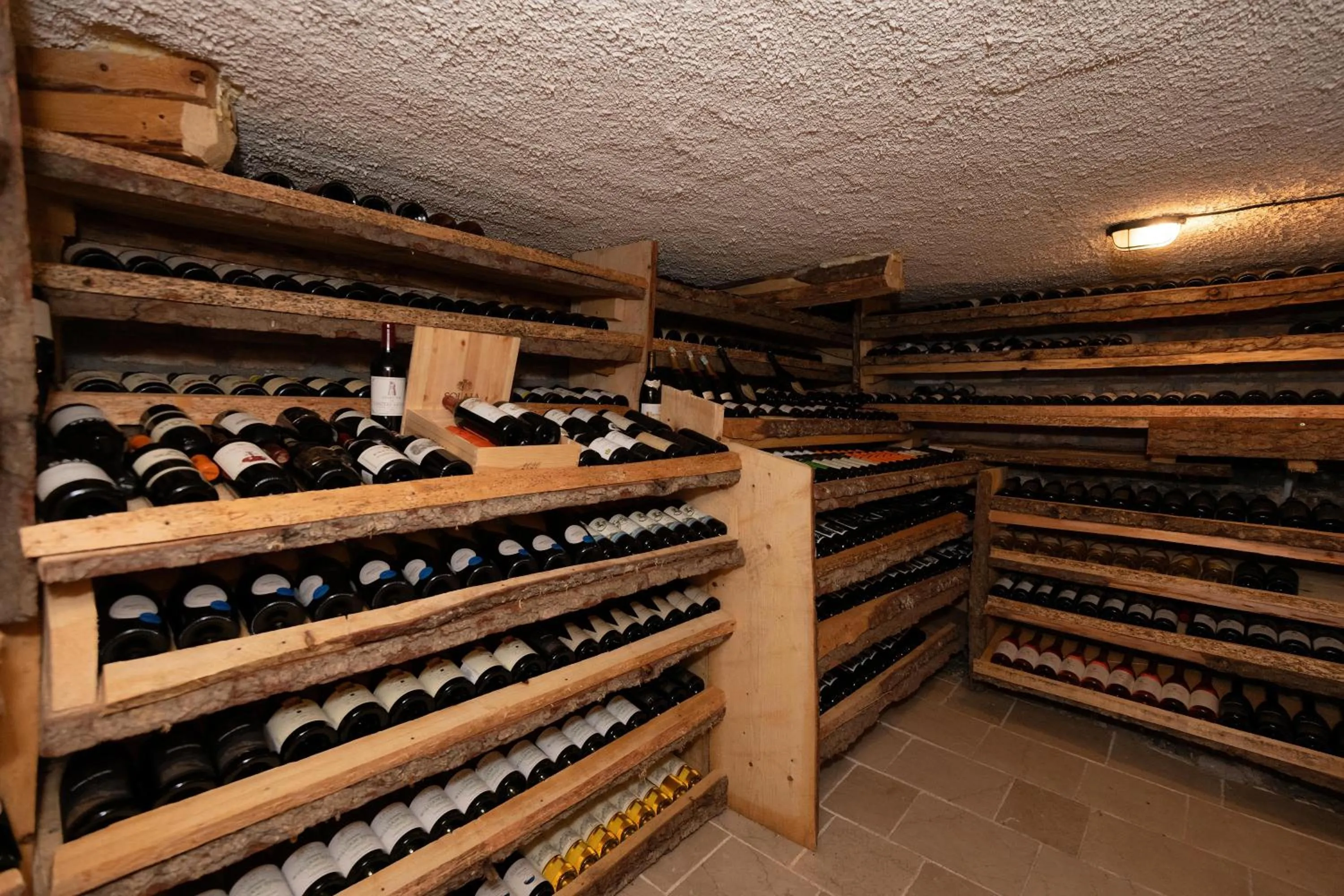 Restaurant/places to eat in Forte Rose Hotel