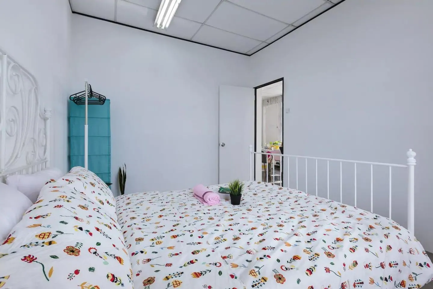 Bed in @ DE GARDEN ** AEON•IKEA•TESCO•THEMED• DESA TEBRAU JOHOR BAHRU