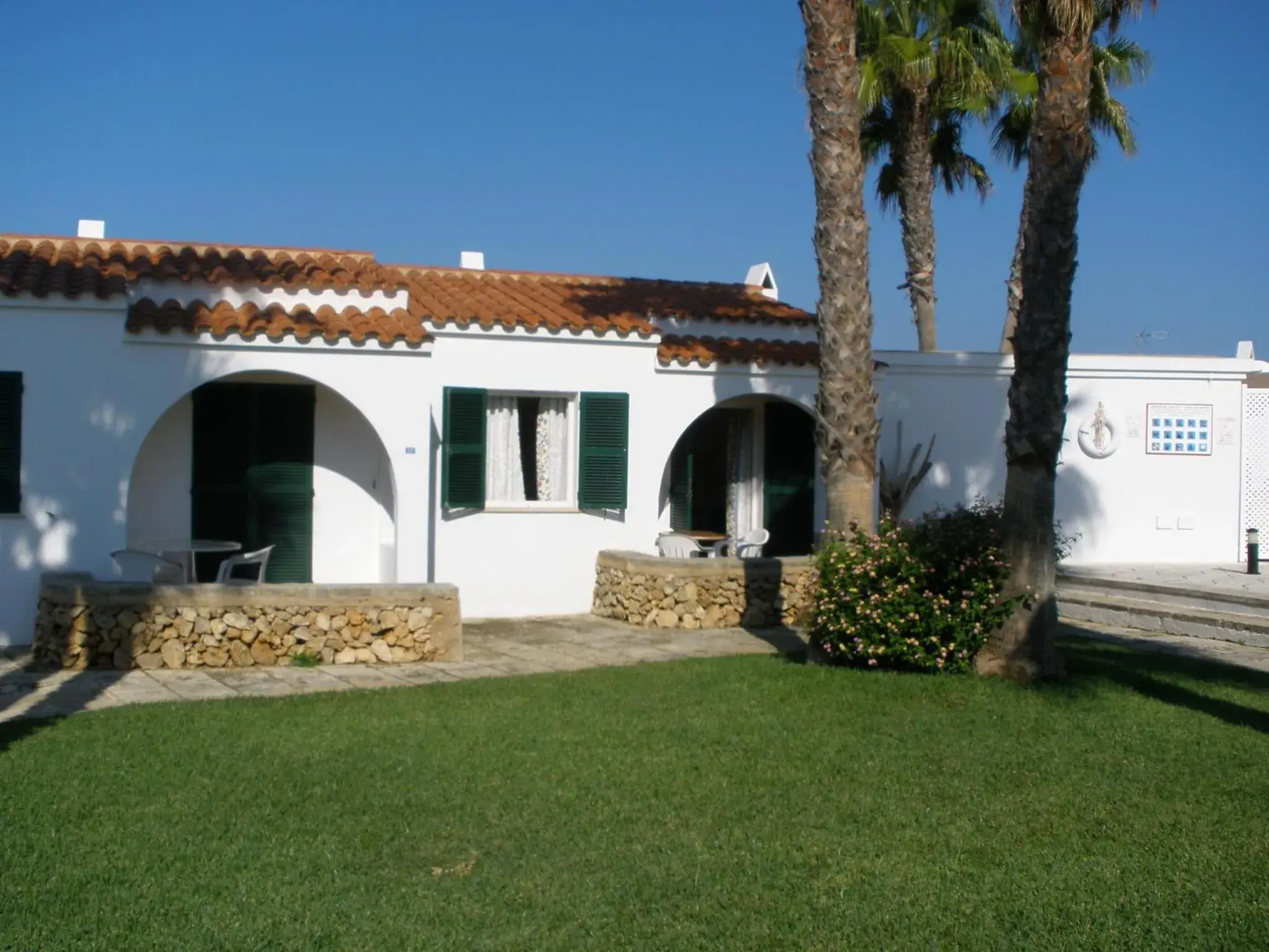 Property building in Nure Cel Blau Property building in Nure Cel Blau