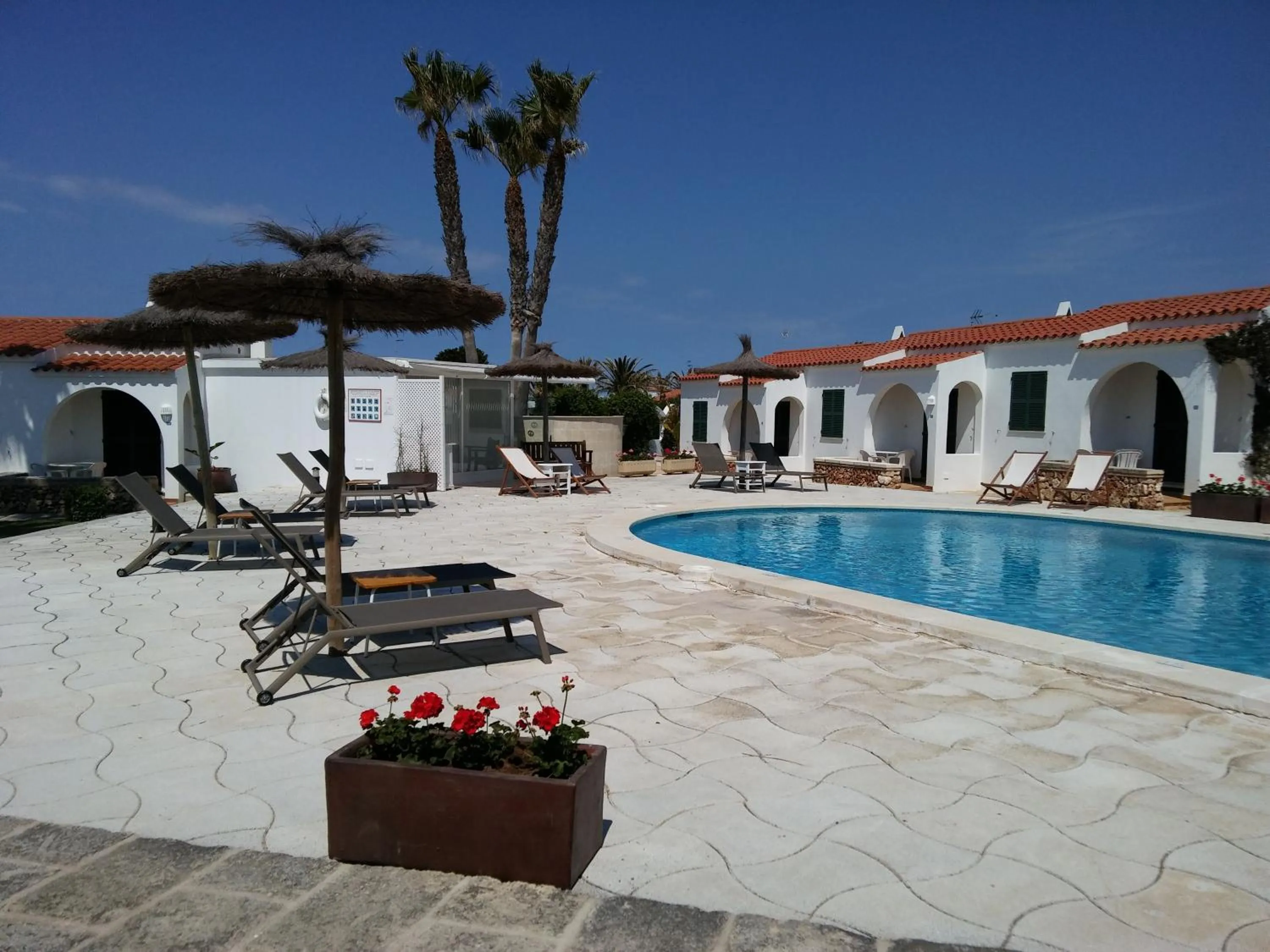 Swimming pool in Nure Cel Blau