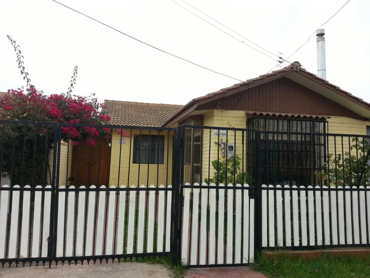 Facade/entrance in Hostal Los Nogales