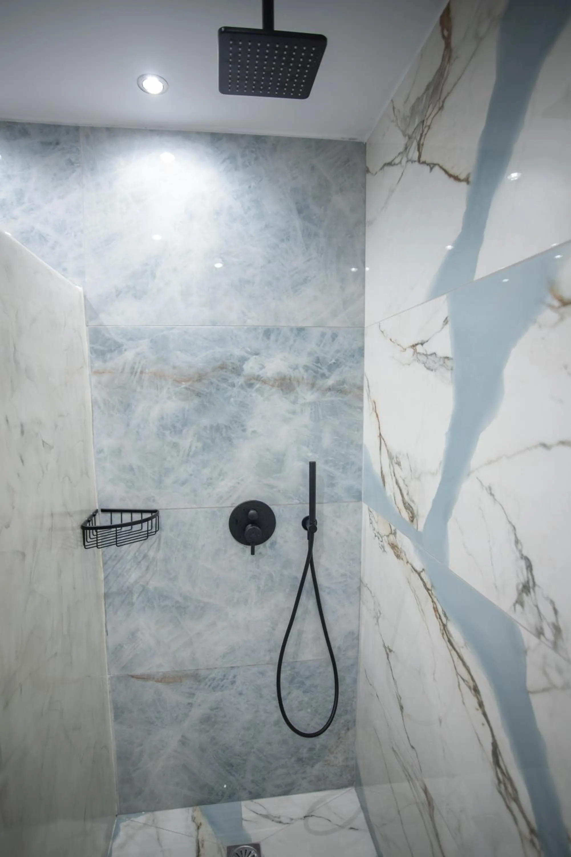 Shower in Katerina Roza Studios - Heartfelt Hospitality in the City