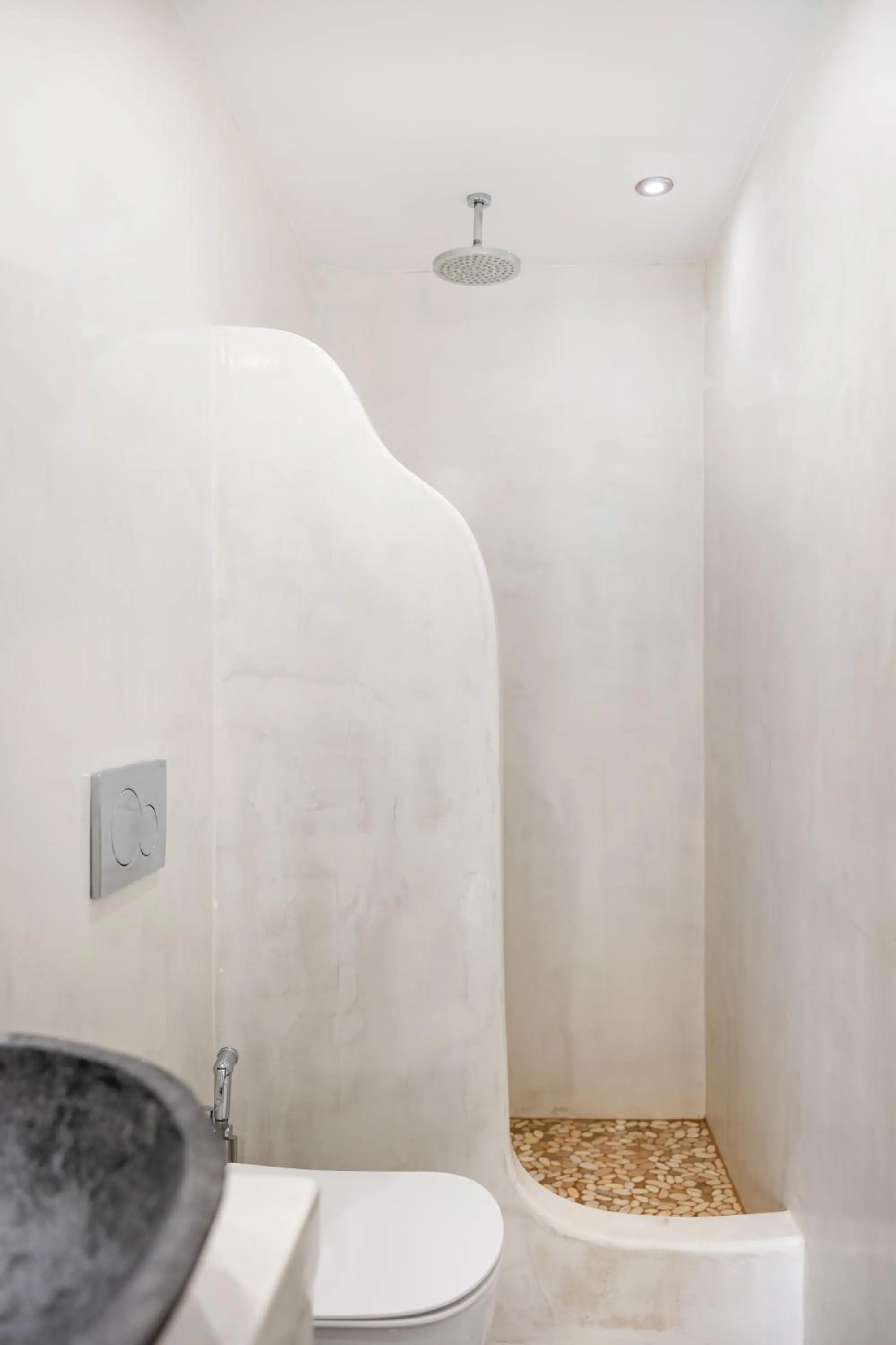 Shower in Katerina Roza Studios - Heartfelt Hospitality in the City