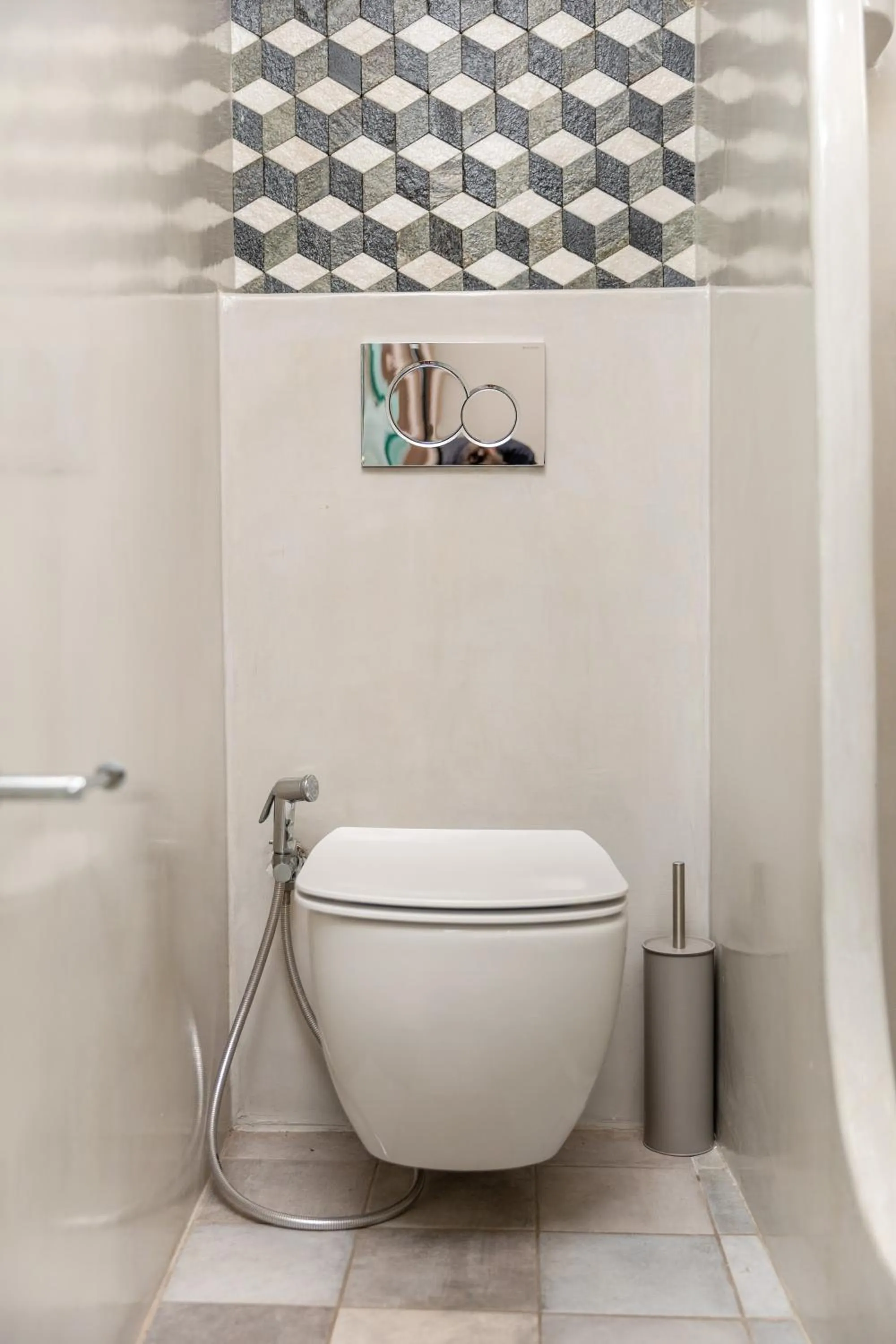 Shower in Katerina Roza Studios - Heartfelt Hospitality in the City