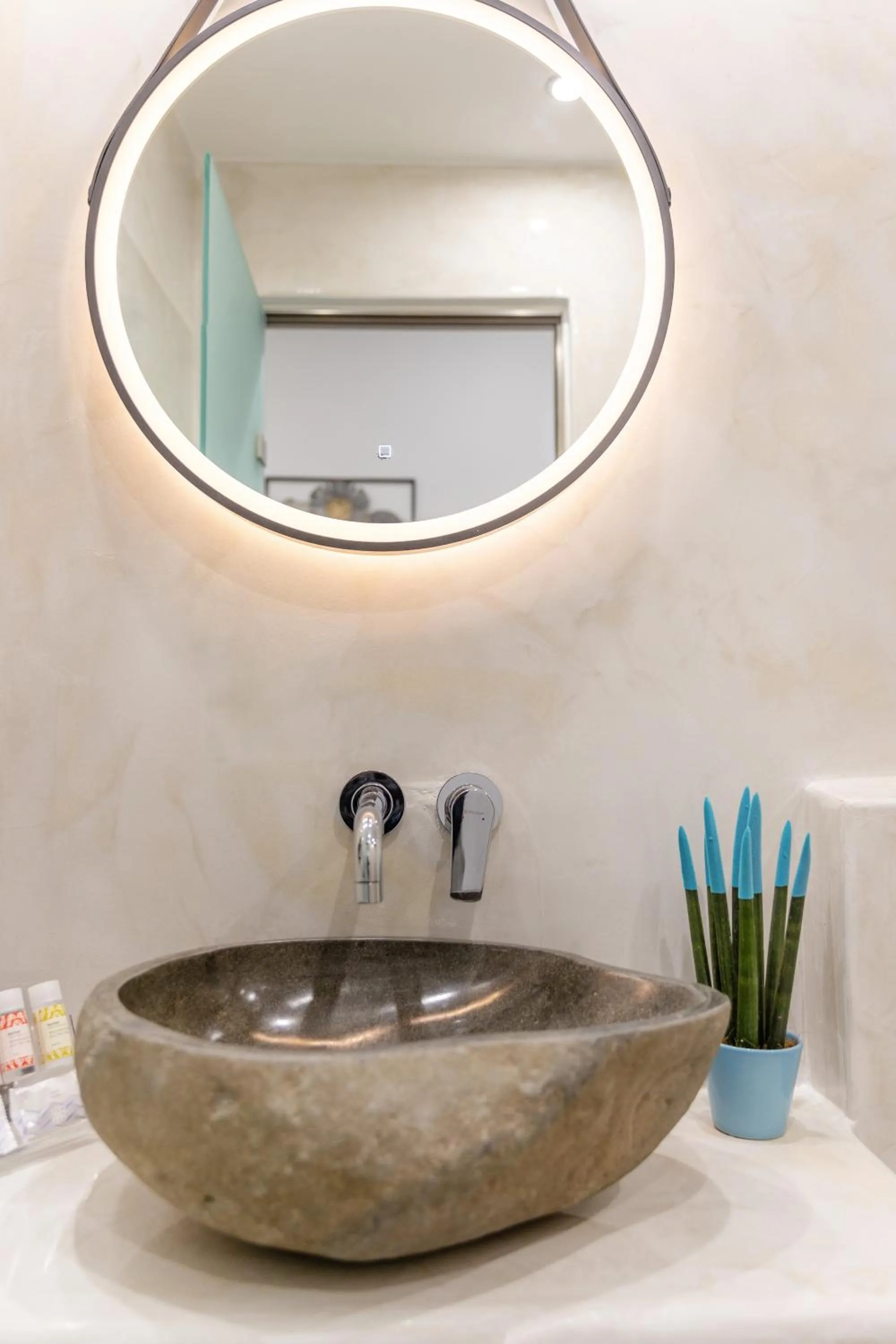Bathroom in Katerina Roza Studios - Heartfelt Hospitality in the City