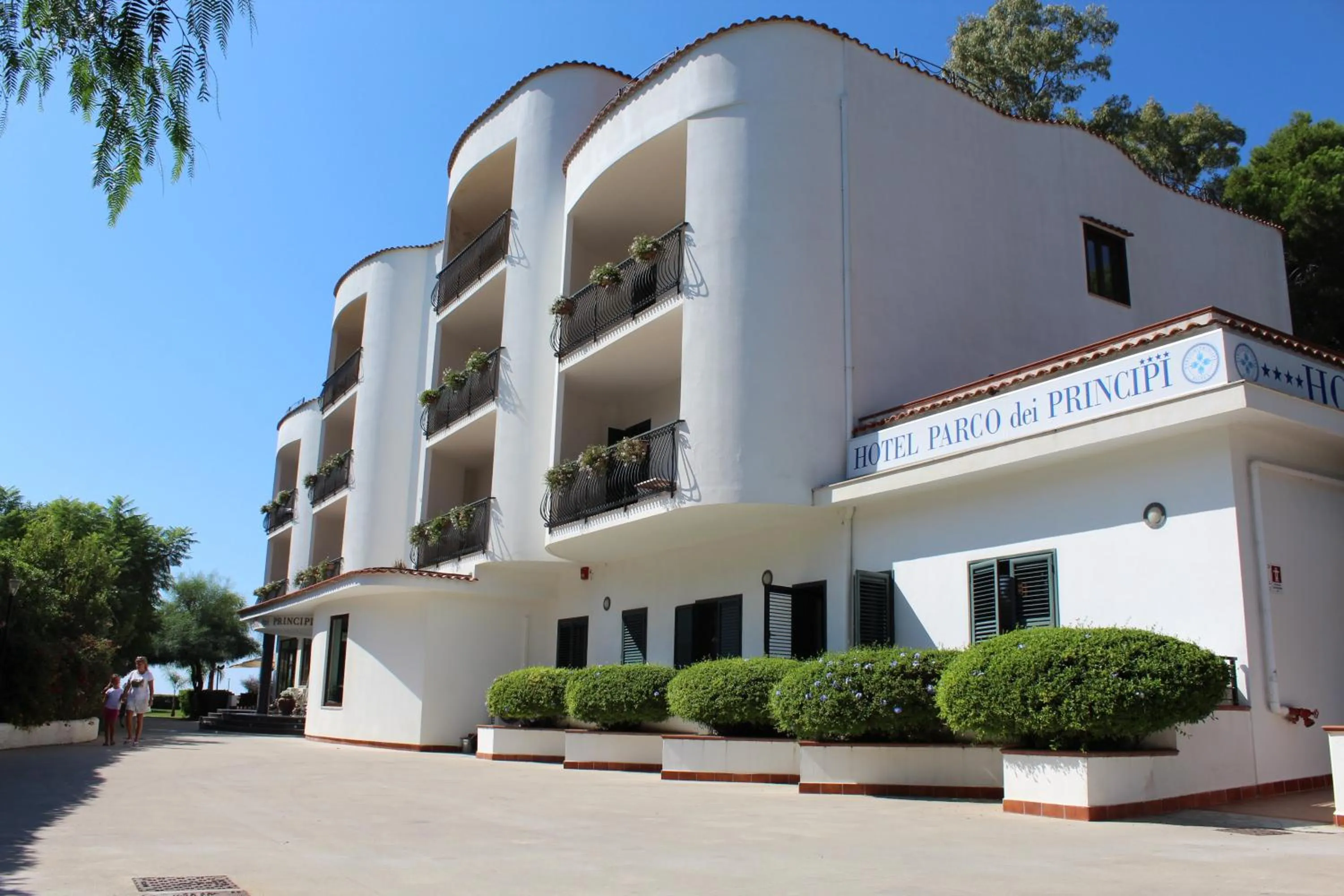 Property building in Parco Dei Principi