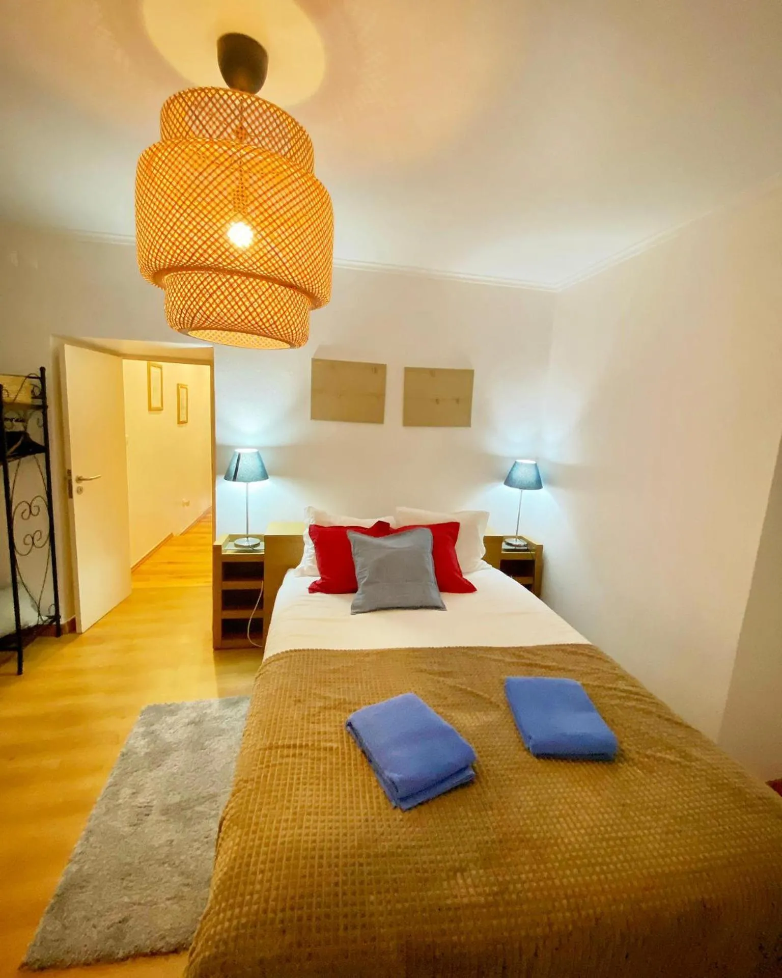 Bedroom, Bed in Ola Lisbon -Alfama I