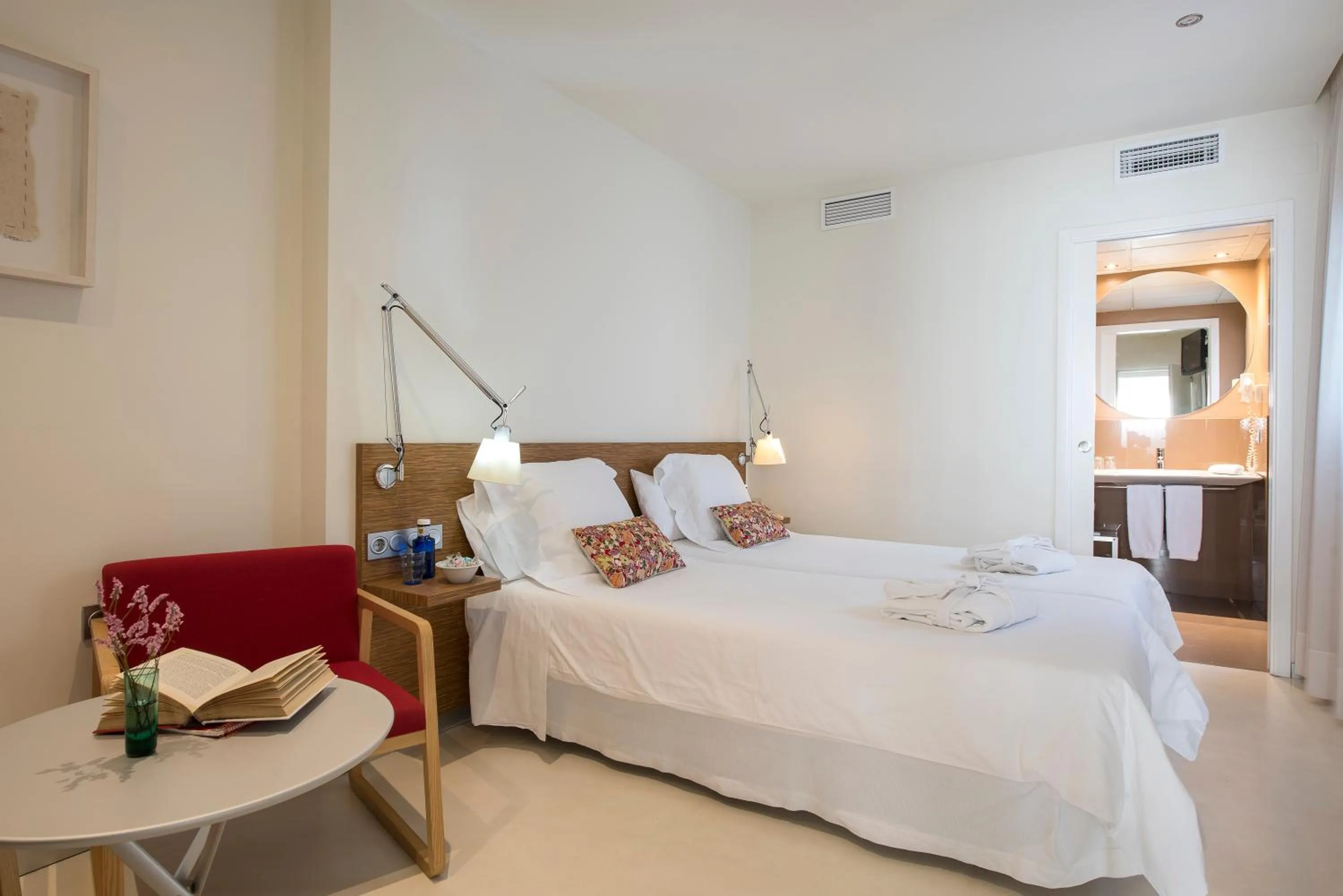 Photo of the whole room, Bed in La Alcoba del Agua Hotel Boutique