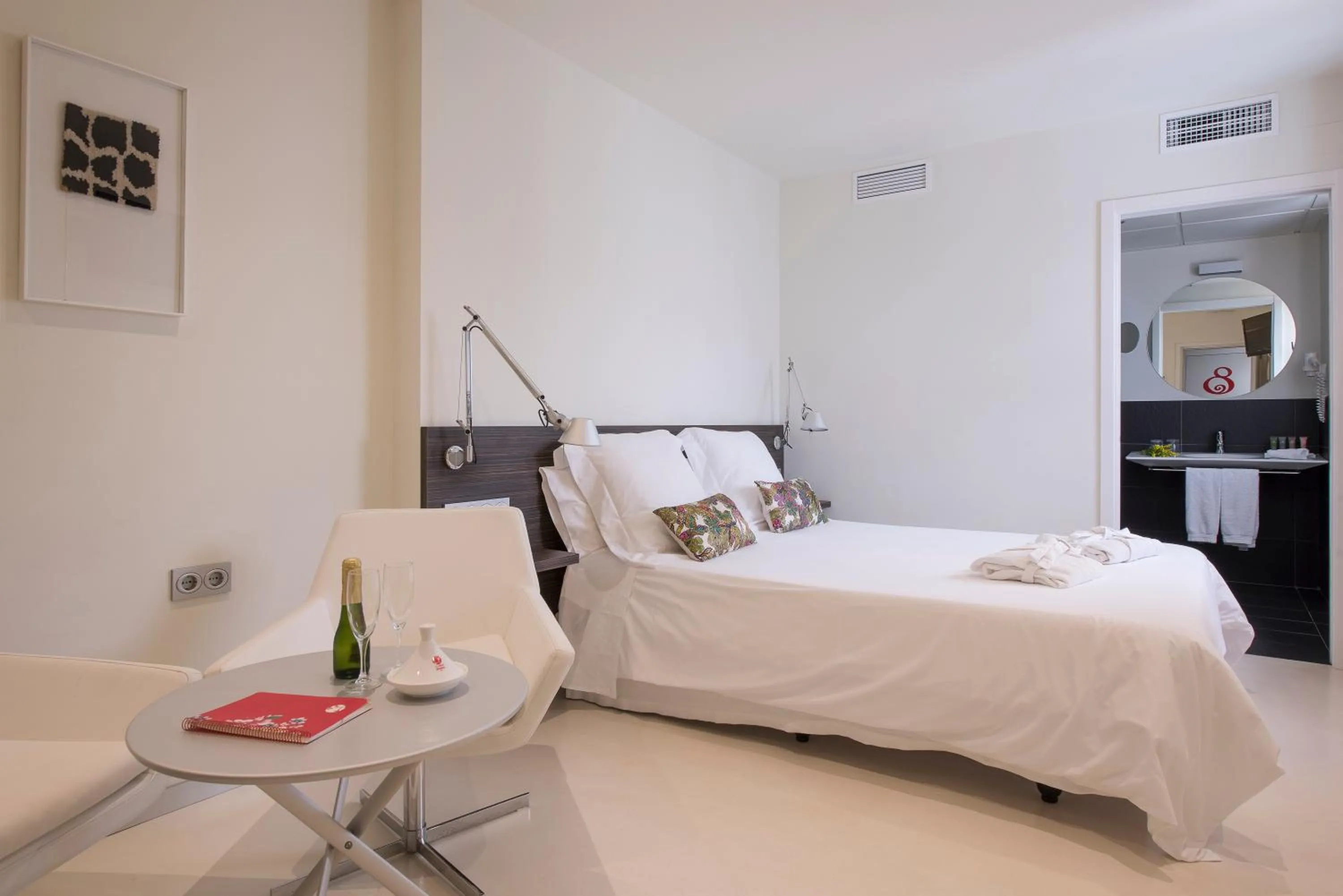 Photo of the whole room, Bed in La Alcoba del Agua Hotel Boutique