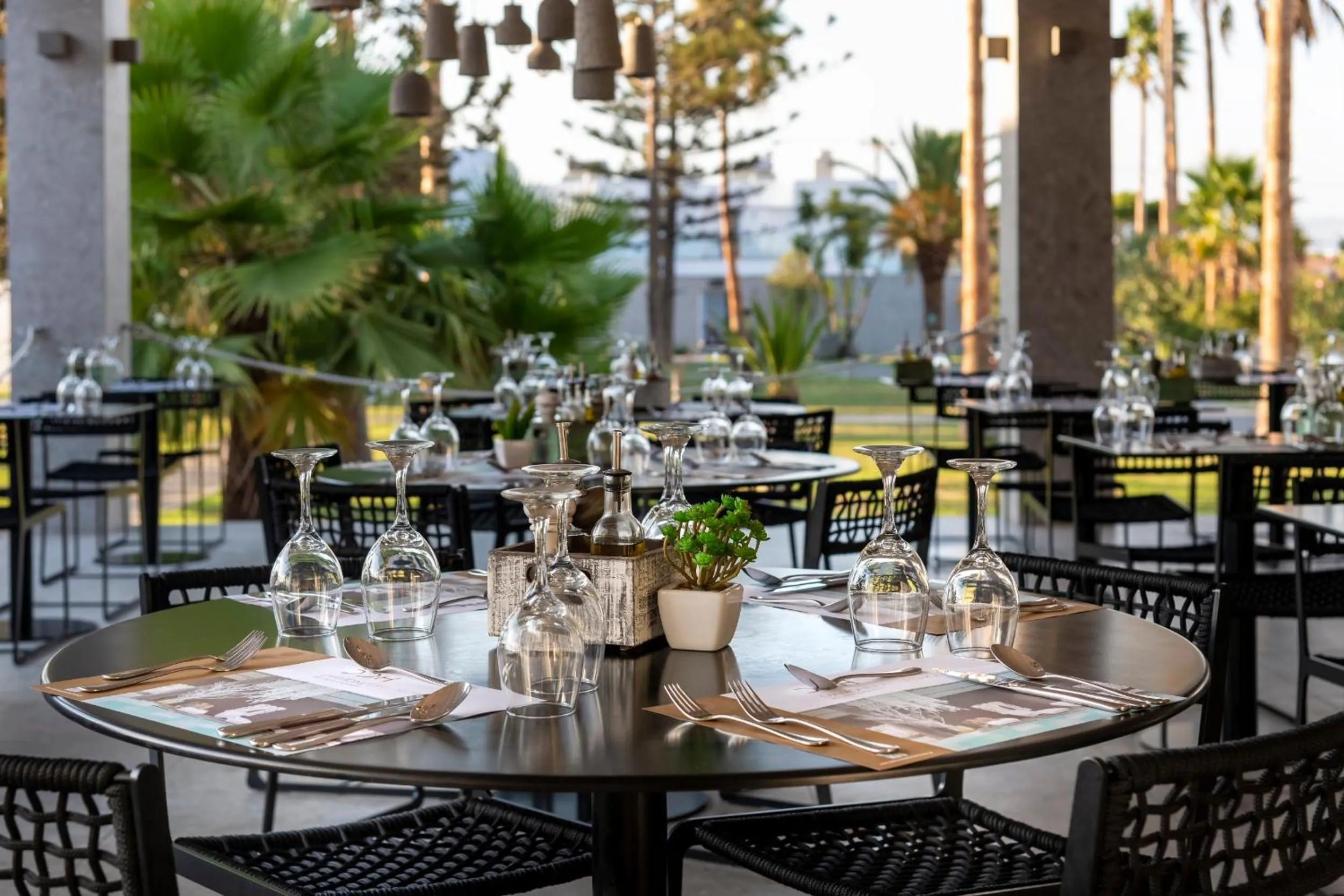 Restaurant/places to eat in Diamond Boutique Hotel