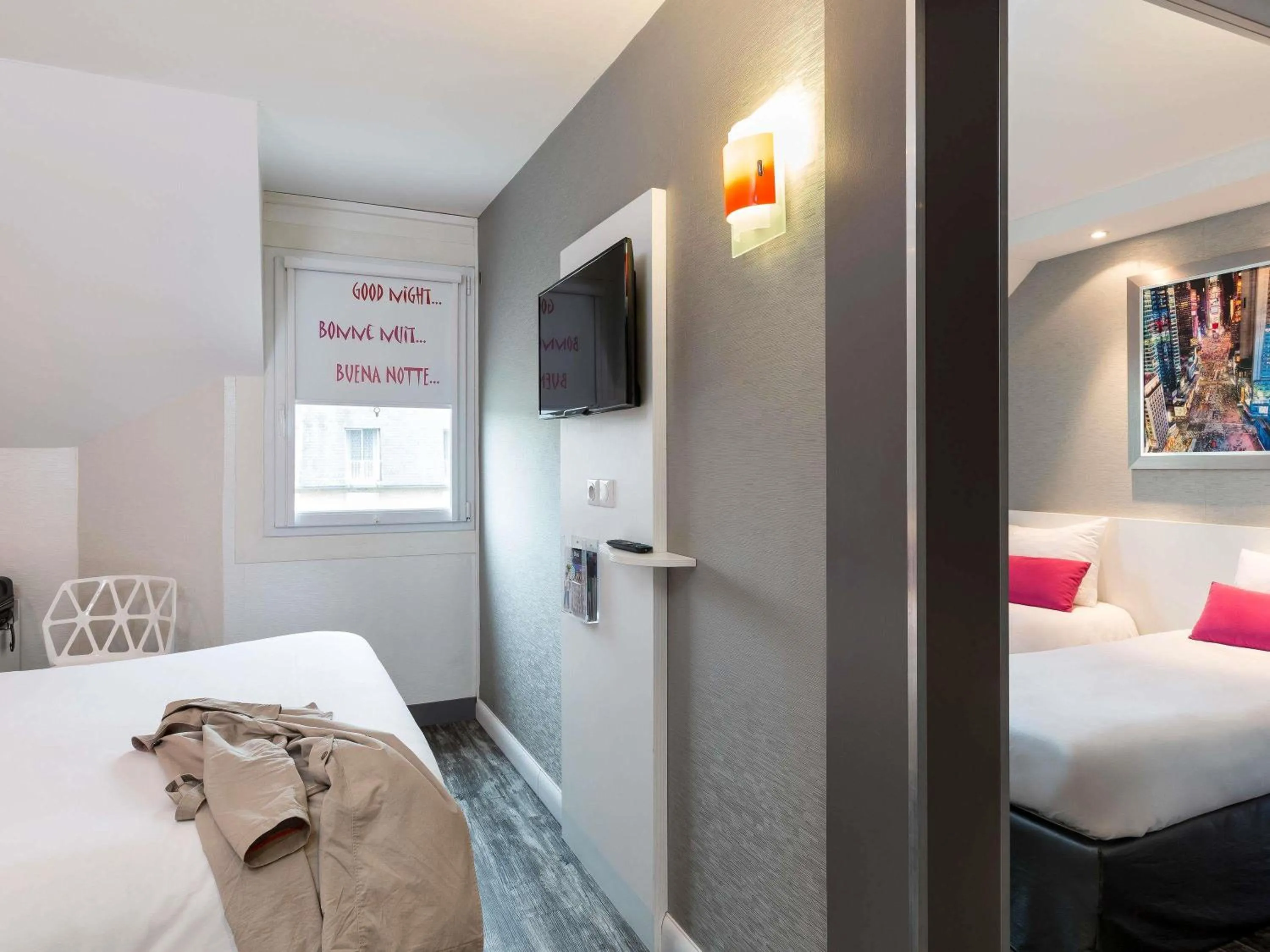 Bedroom, Bed in ibis Styles Blois Centre Gare