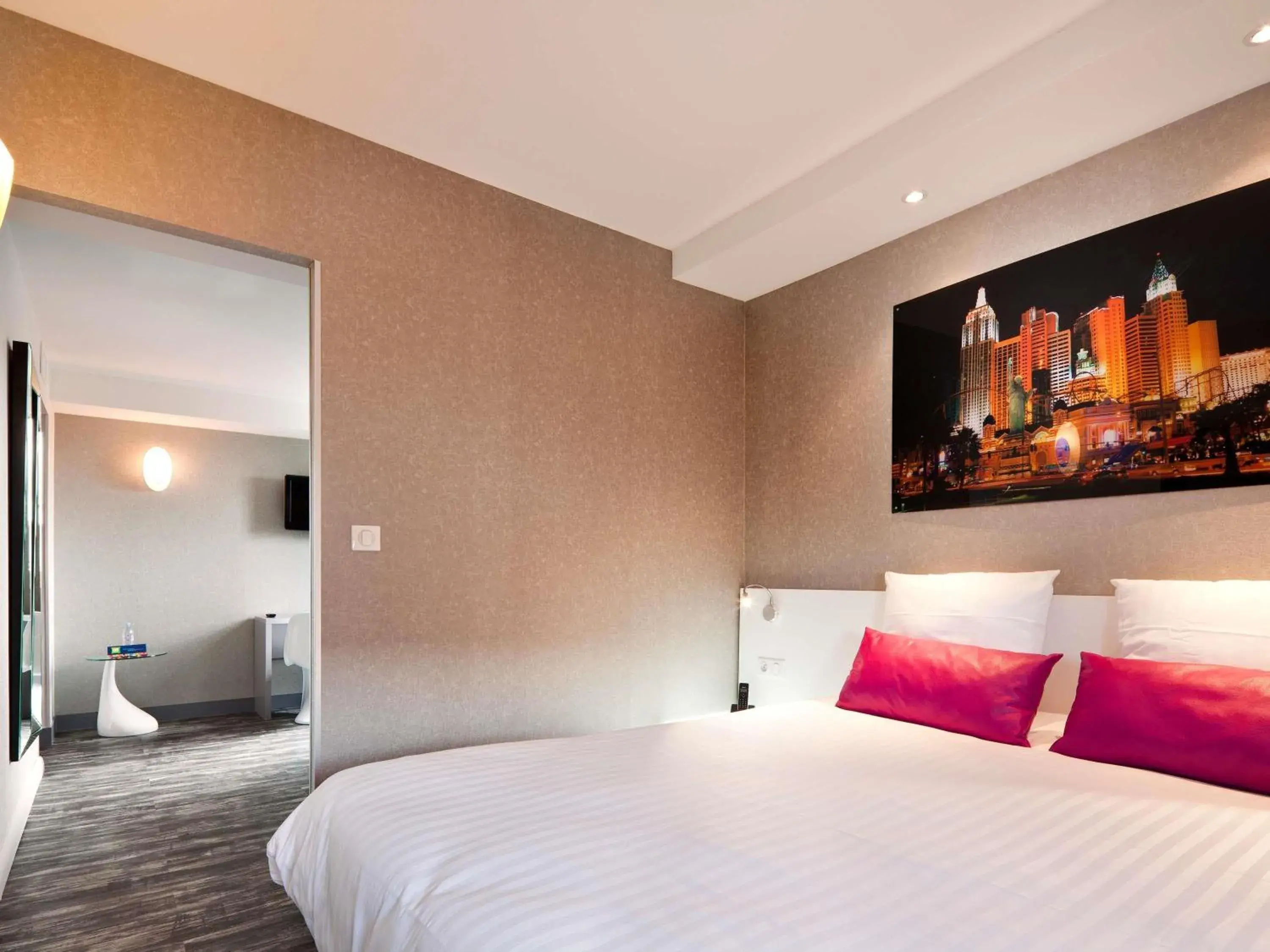 Bedroom, Bed in ibis Styles Blois Centre Gare Bedroom, Bed in ibis Styles Blois Centre Gare