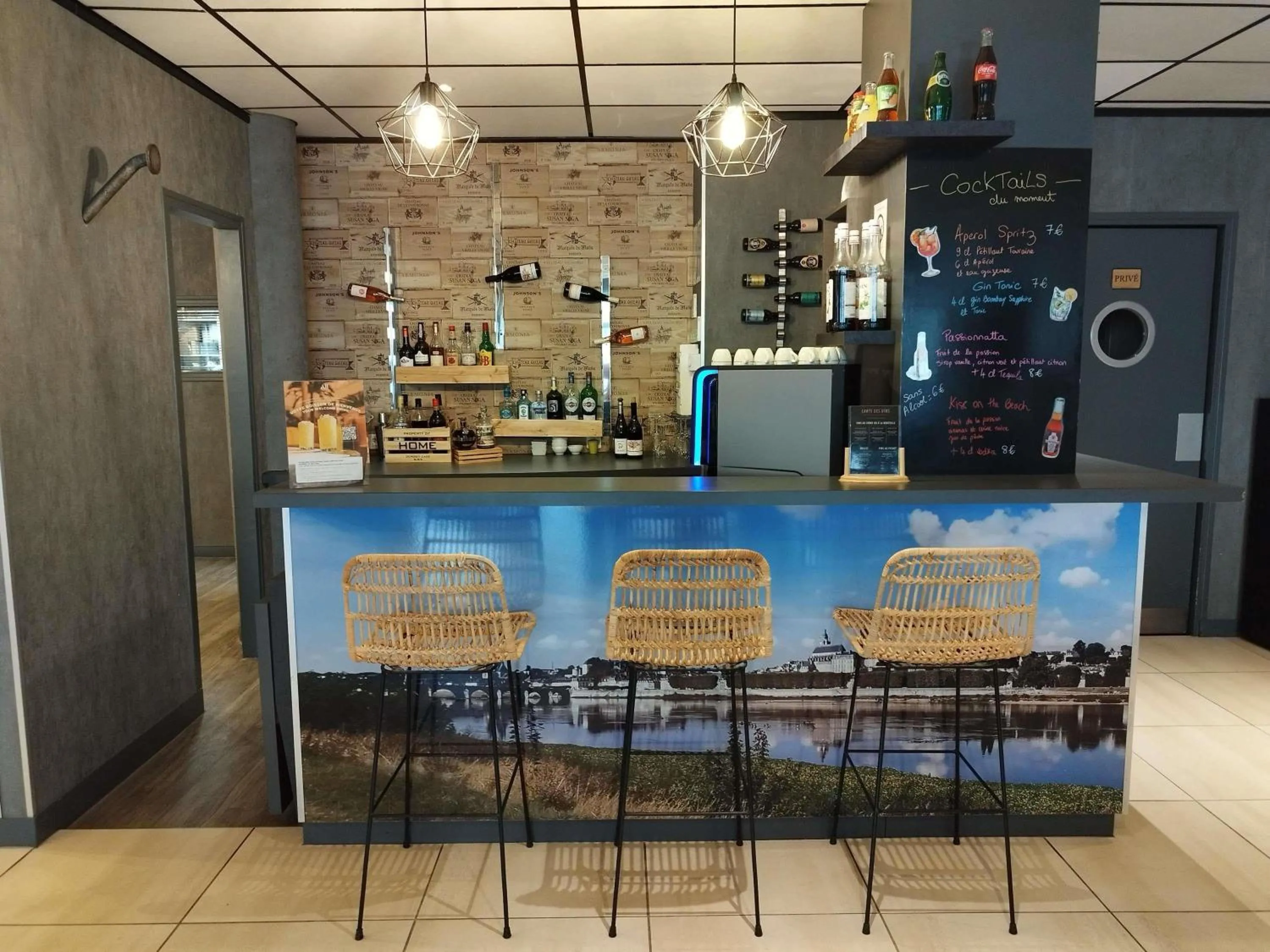 Lounge or bar in ibis Styles Blois Centre Gare