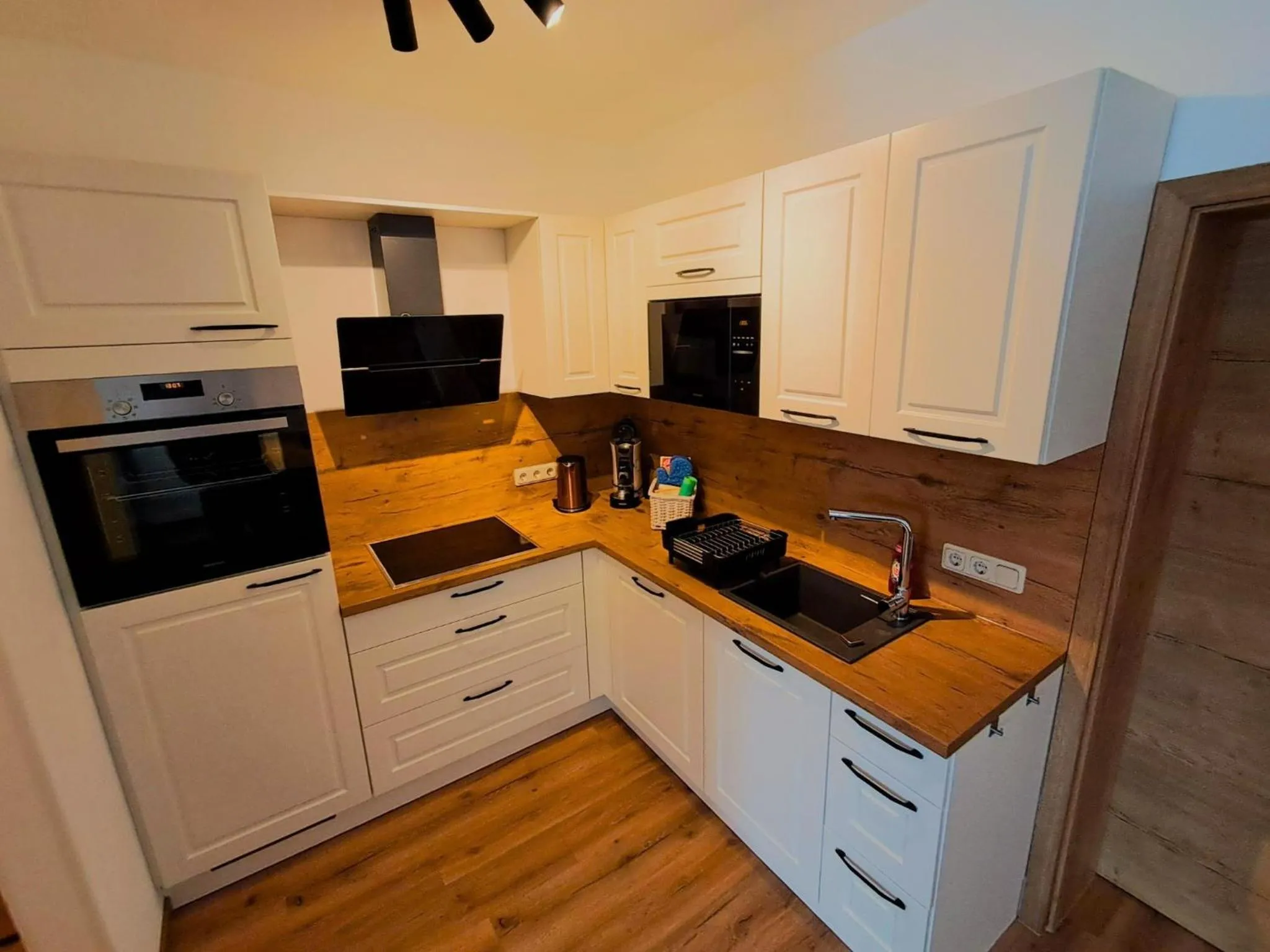 Kitchen or kitchenette in Pension Kronenburghof