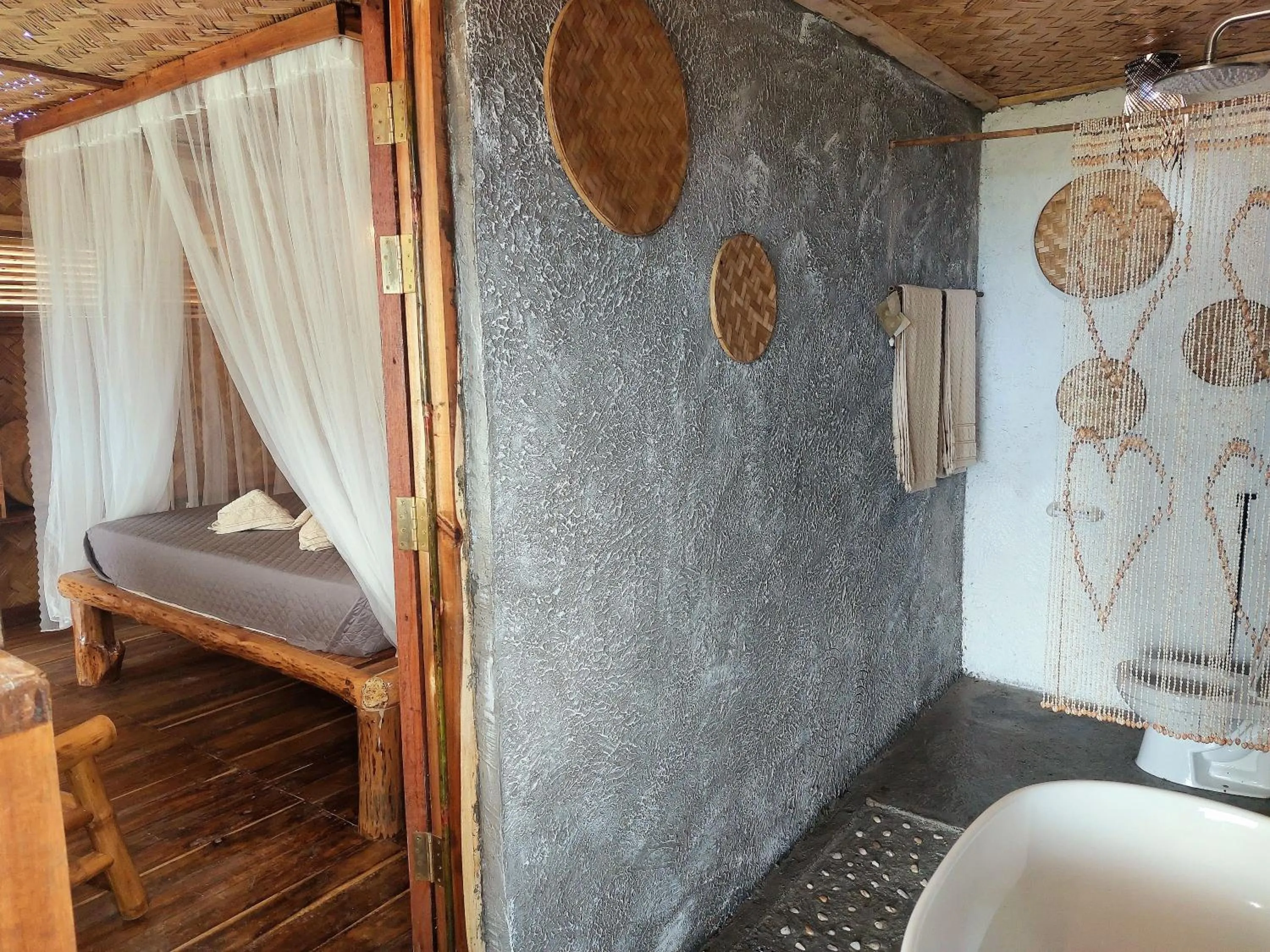 Bathroom, Bed in Jungle Bar Honeymoon suite & private pool
