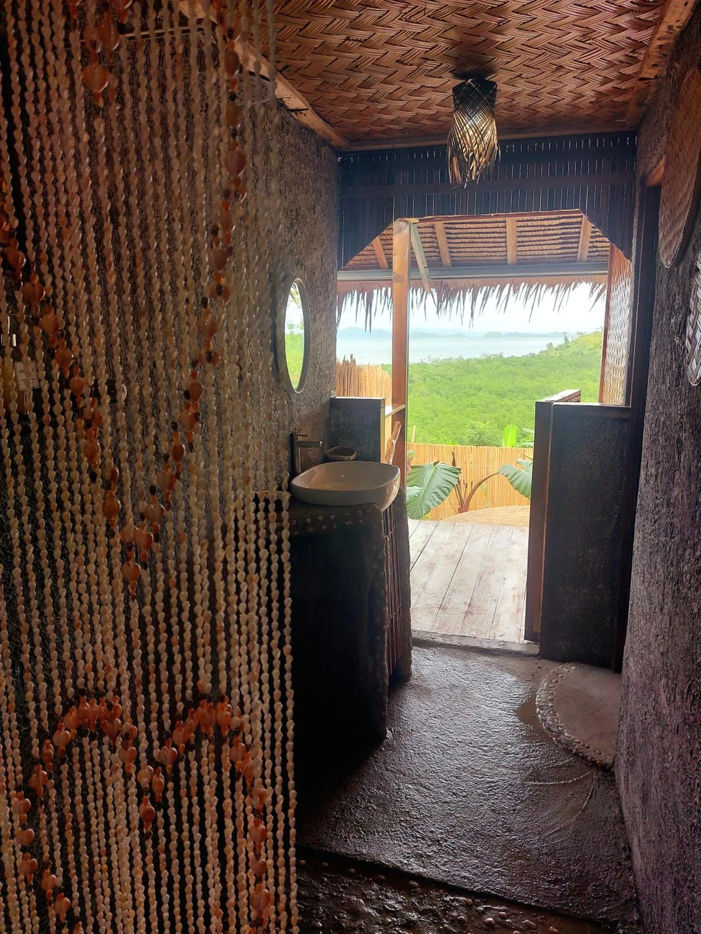 Bathroom in Jungle Bar Honeymoon suite & private pool