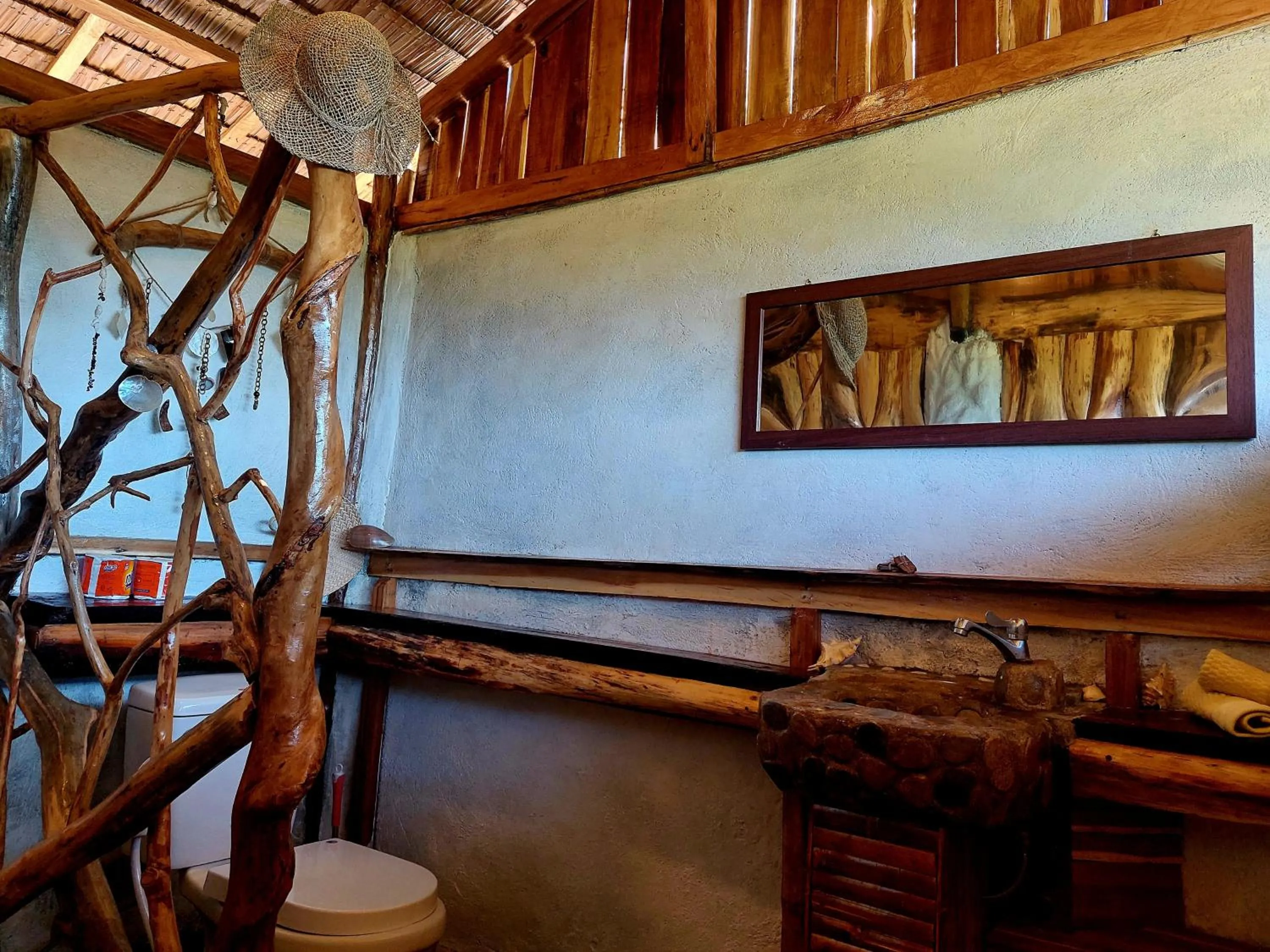 Bathroom in Jungle Bar Honeymoon suite & private pool
