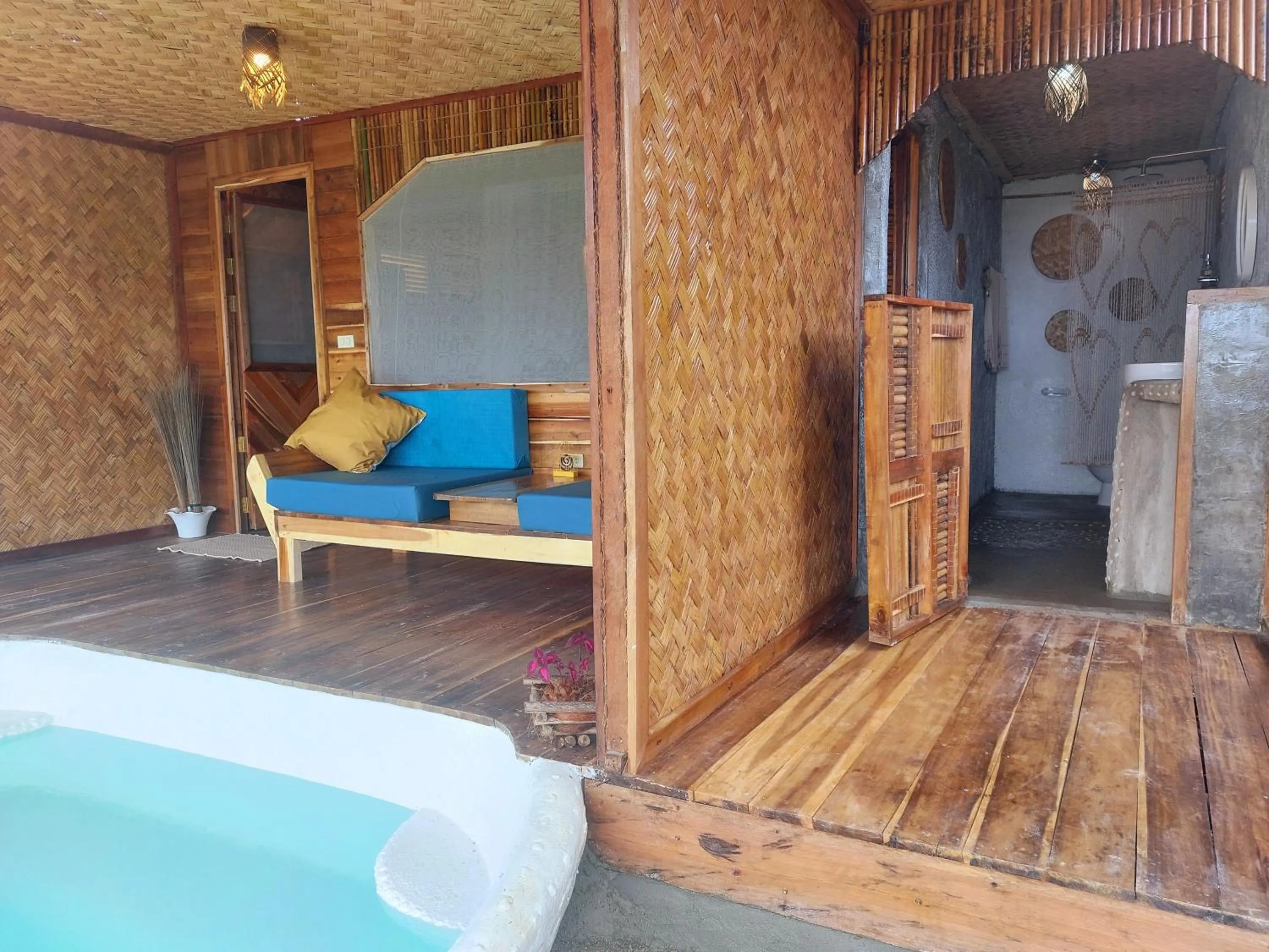 Bathroom in Jungle Bar Honeymoon suite & private pool