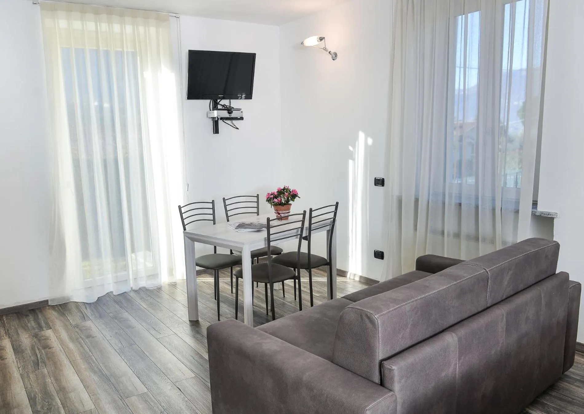 TV and multimedia in Albergo Silvio