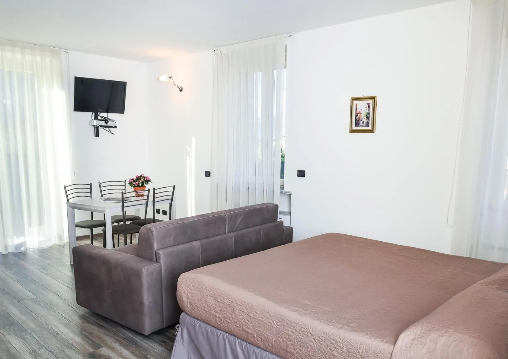 Bed in Albergo Silvio