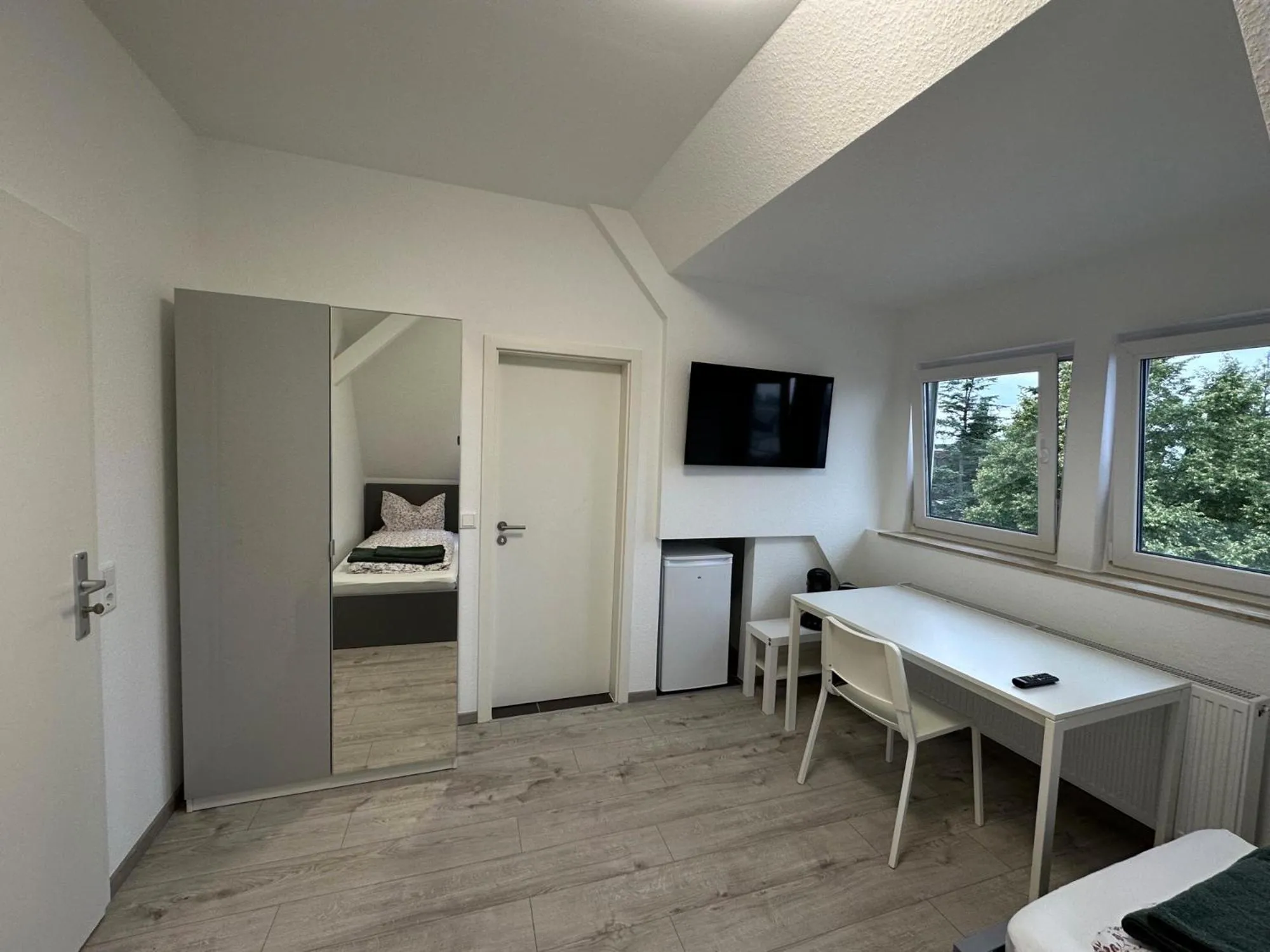 TV and multimedia, Bed in Apart-Hotel Rheinischer Hof Dormagen