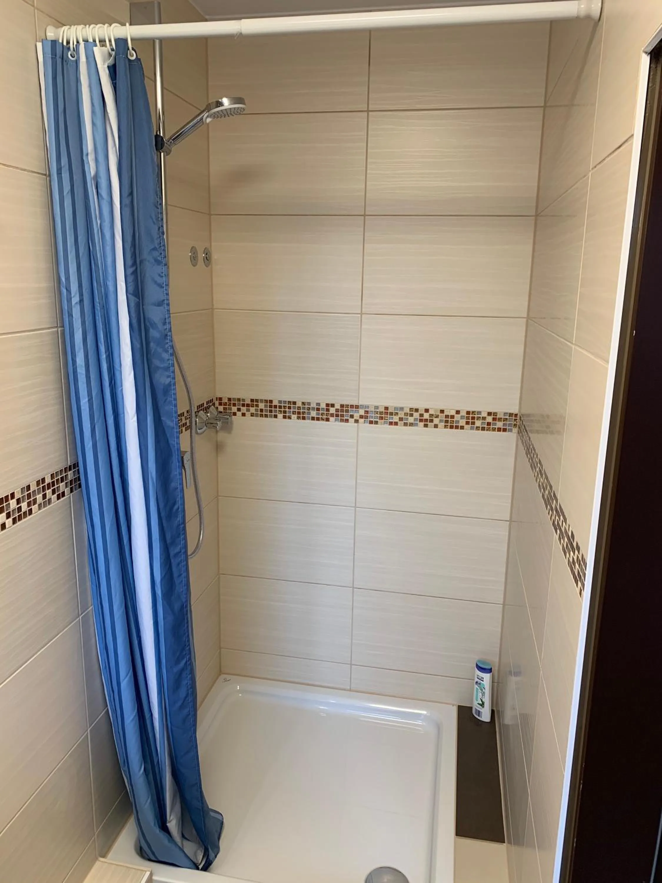 Bathroom in Apart-Hotel Rheinischer Hof Dormagen