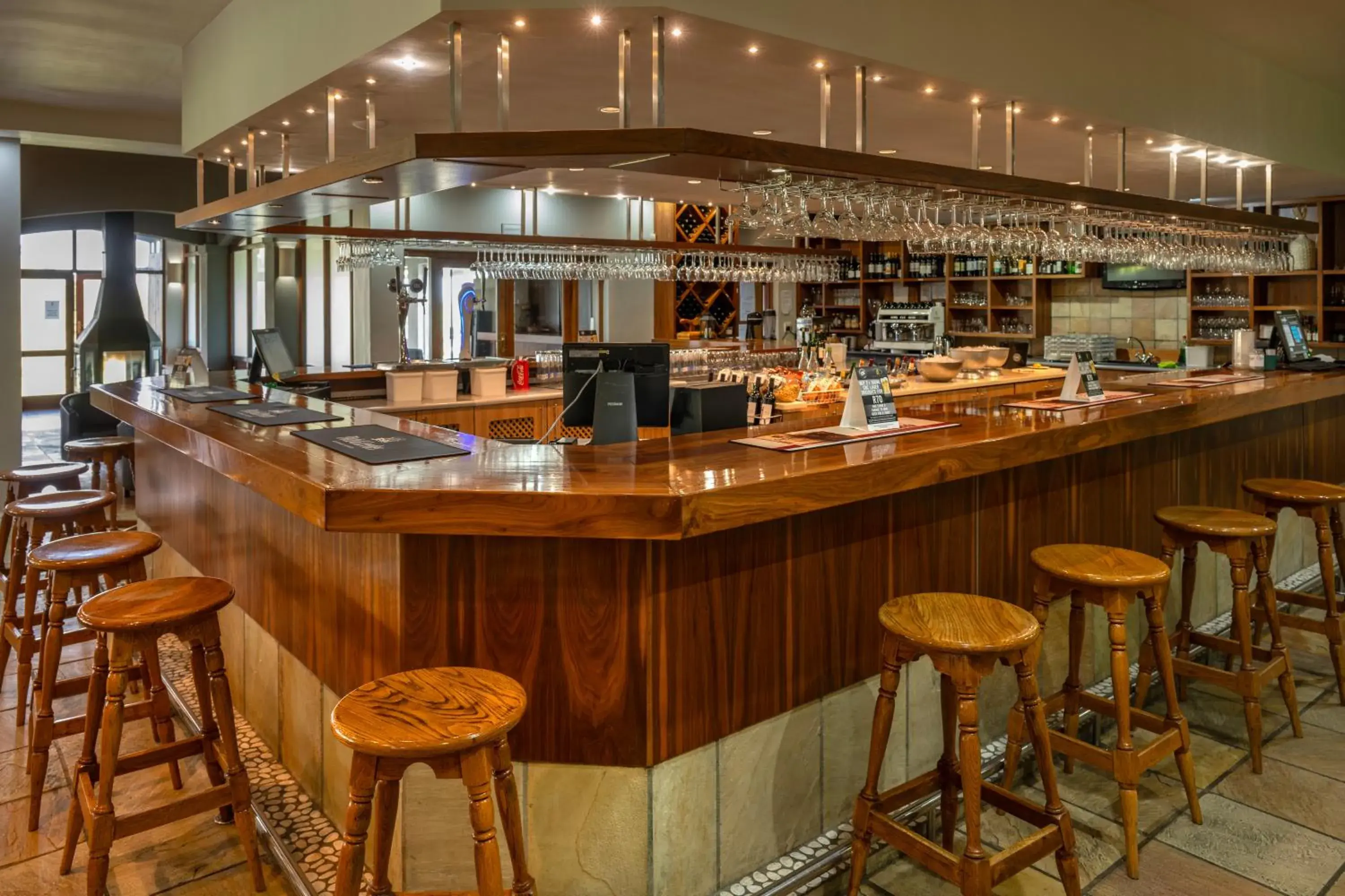 Restaurant/places to eat in Devonvale Golf & Wine Estate Restaurant/places to eat in Devonvale Golf & Wine Estate