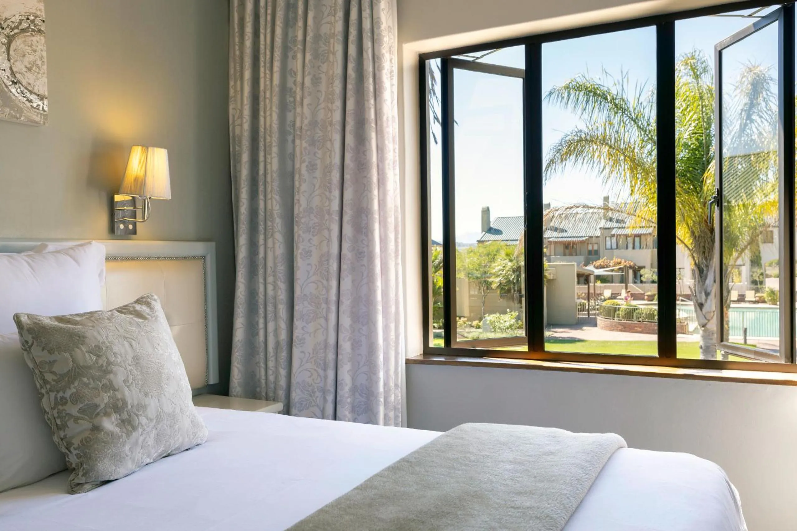 Bed in Devonvale Golf & Wine Estate