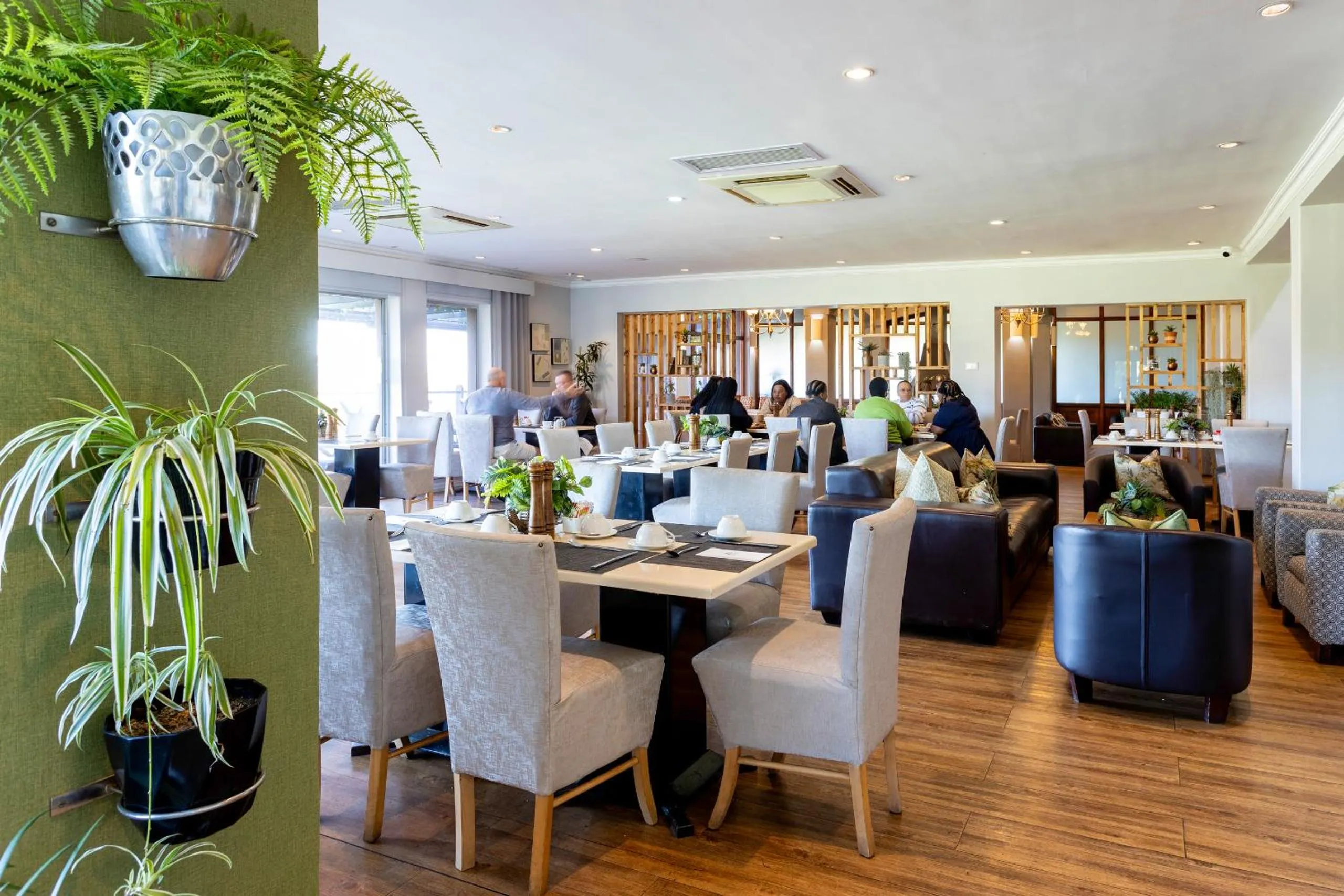 Restaurant/places to eat in Devonvale Golf & Wine Estate