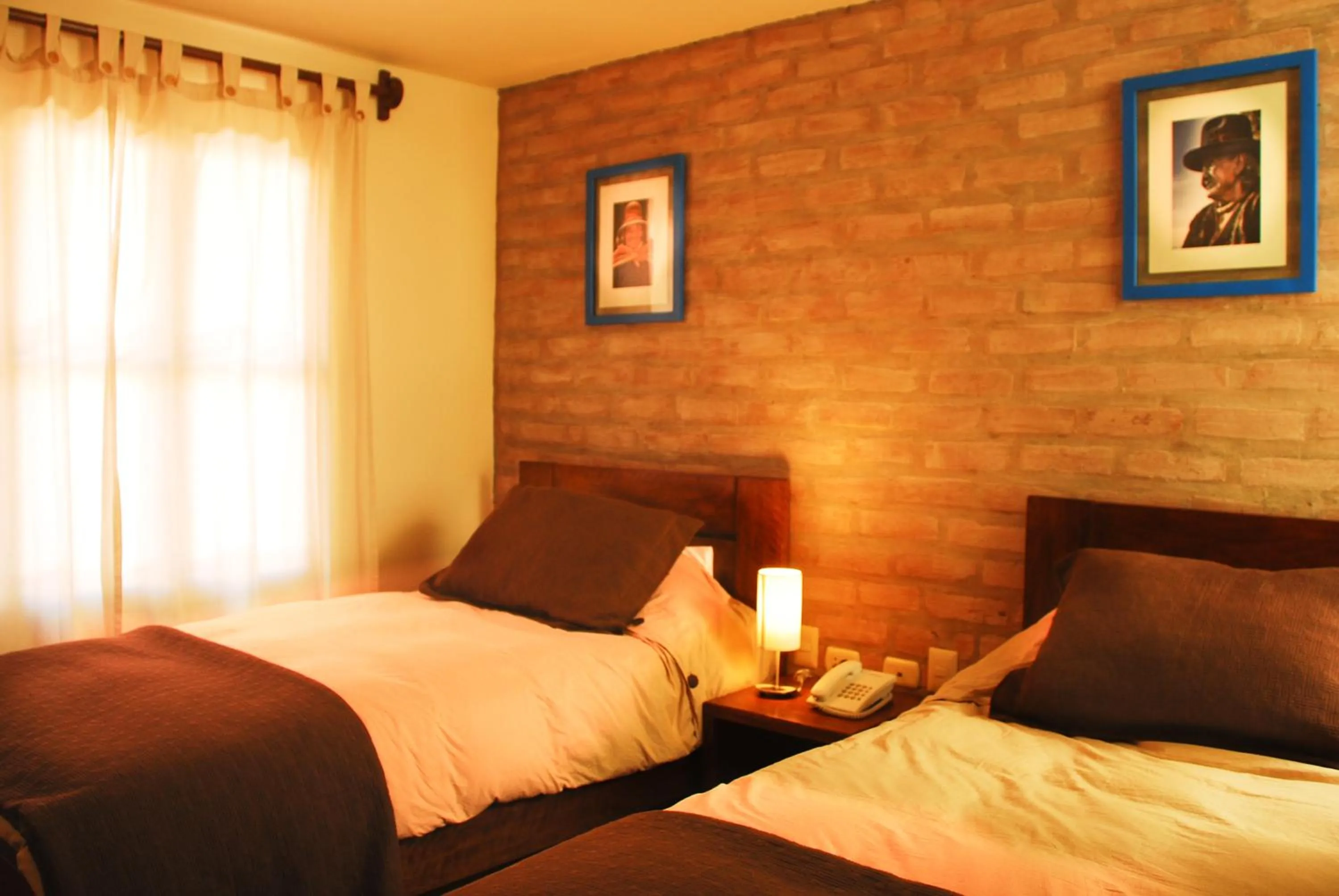 Photo of the whole room, Bed in Kutty Wasi