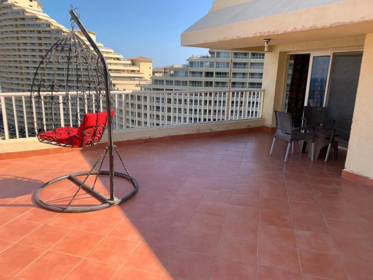 Penthouse Three-Bedroom Villa in Porto Sokhna Family only
