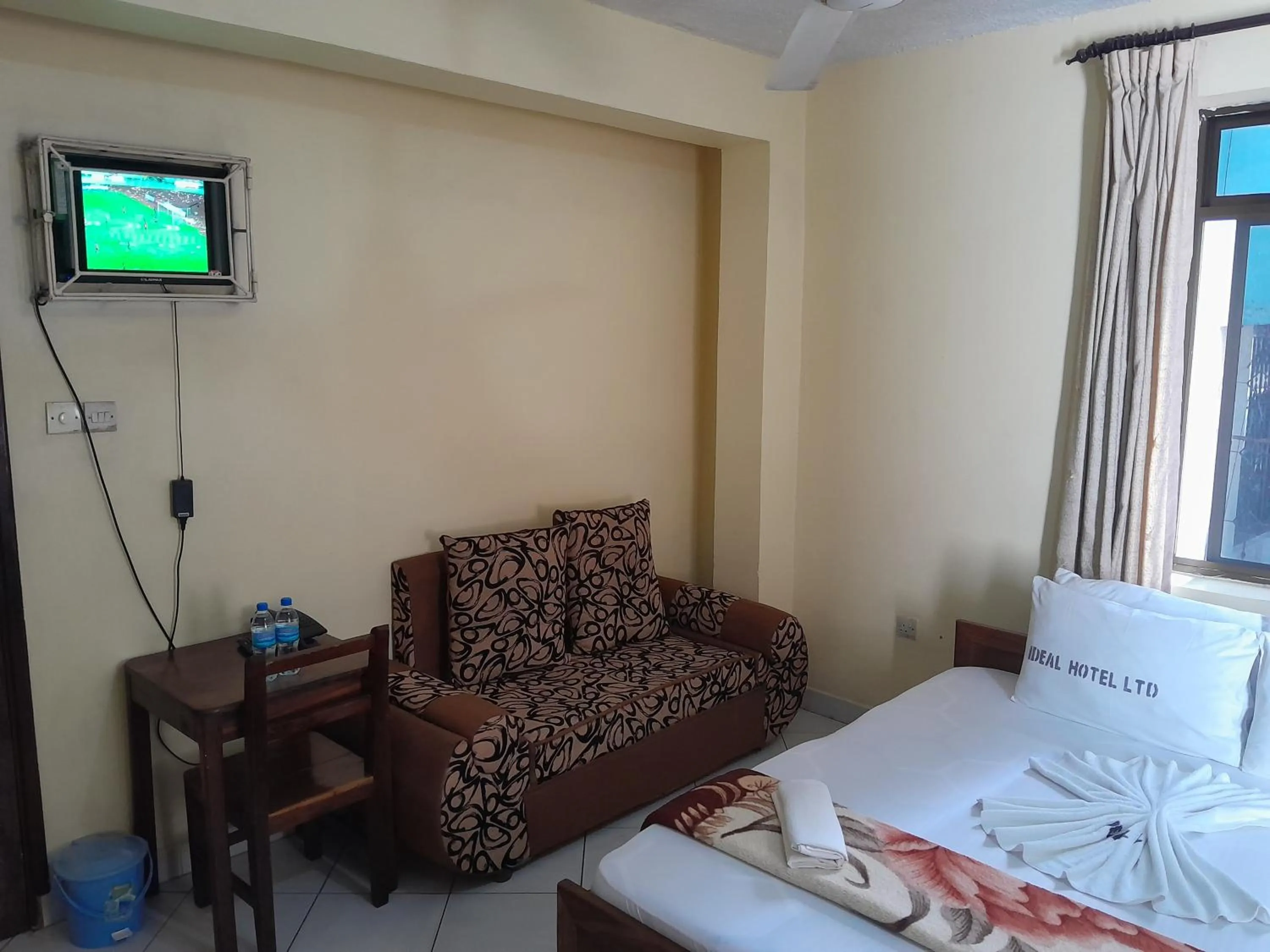 TV and multimedia, Bed in Hotel Ideal